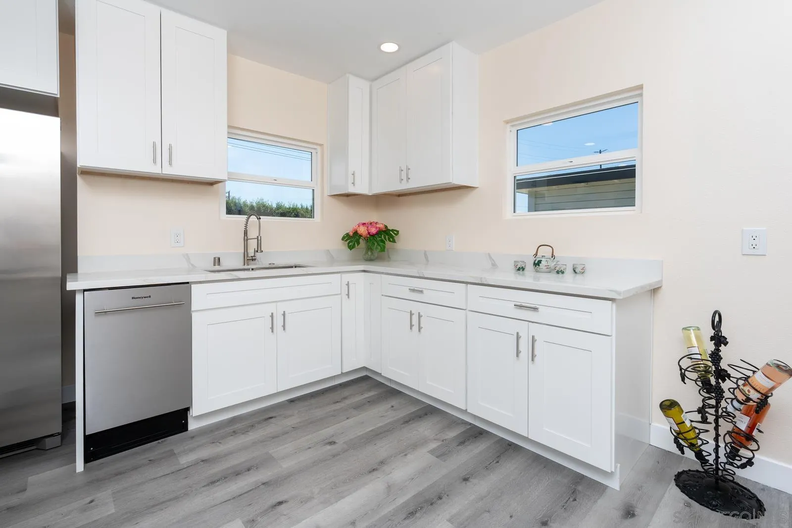 https://cdn.realtyfeed.com/cdn/127/250036549/c71be6ffa9e11a2872adbaebb00896b7.webp