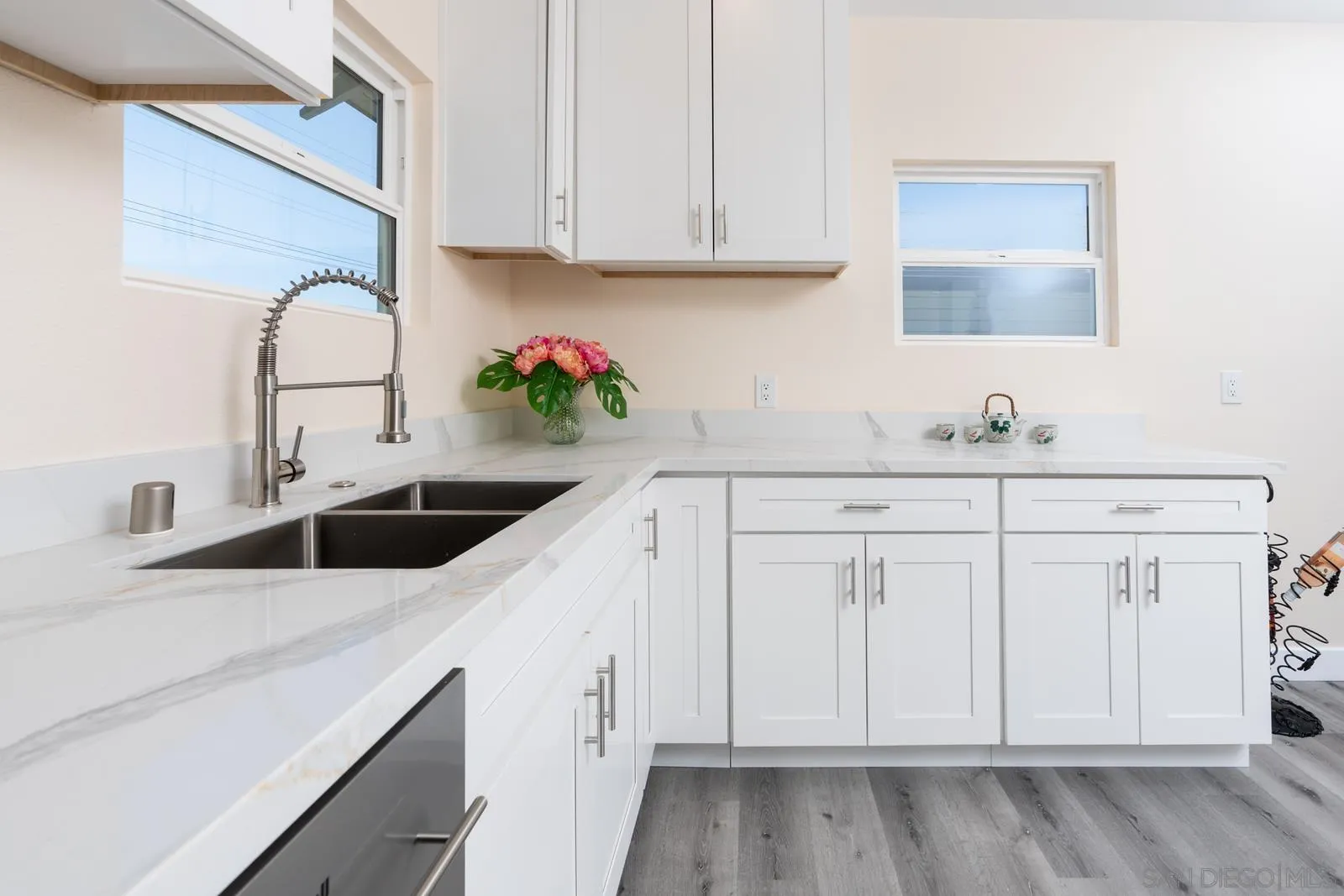 https://cdn.realtyfeed.com/cdn/127/250036549/d0f71ad83aa91bfc18bc8365a4366b5a.webp