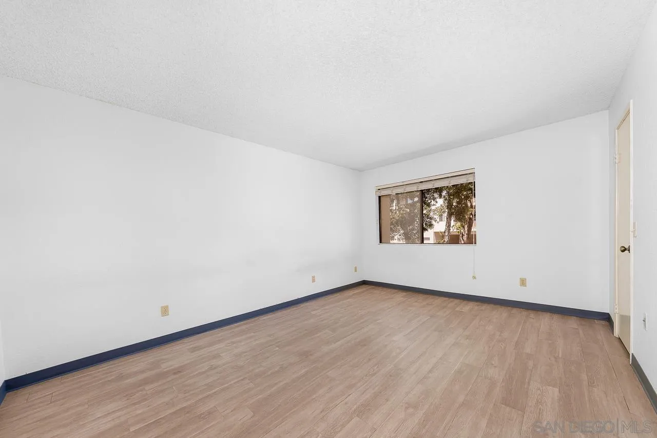 https://cdn.realtyfeed.com/cdn/127/250036554/2b75843a2e116d86945fcf87c147ce47.webp