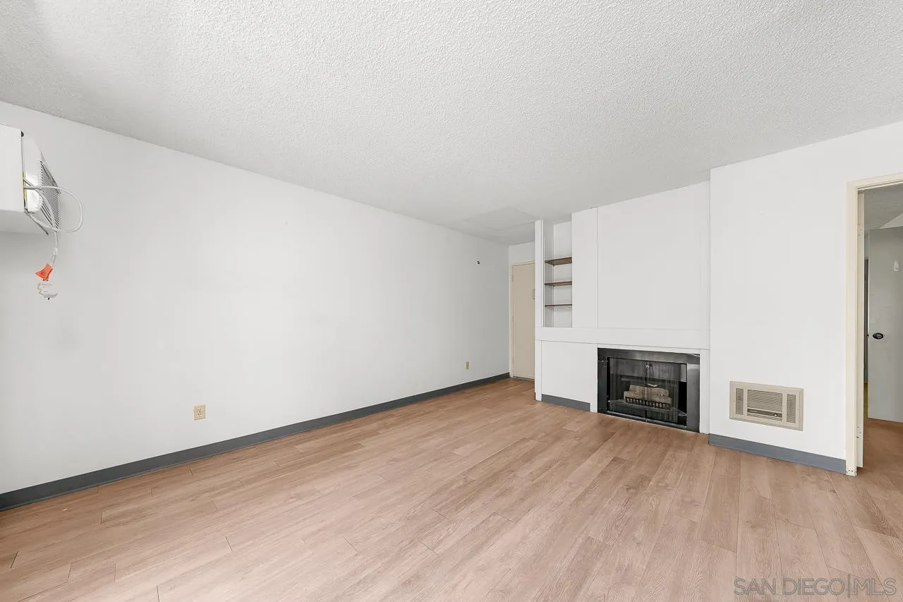 https://cdn.realtyfeed.com/cdn/127/250036554/57c2c89fd5c5a1dc33ae5d64cbf54b40.webp