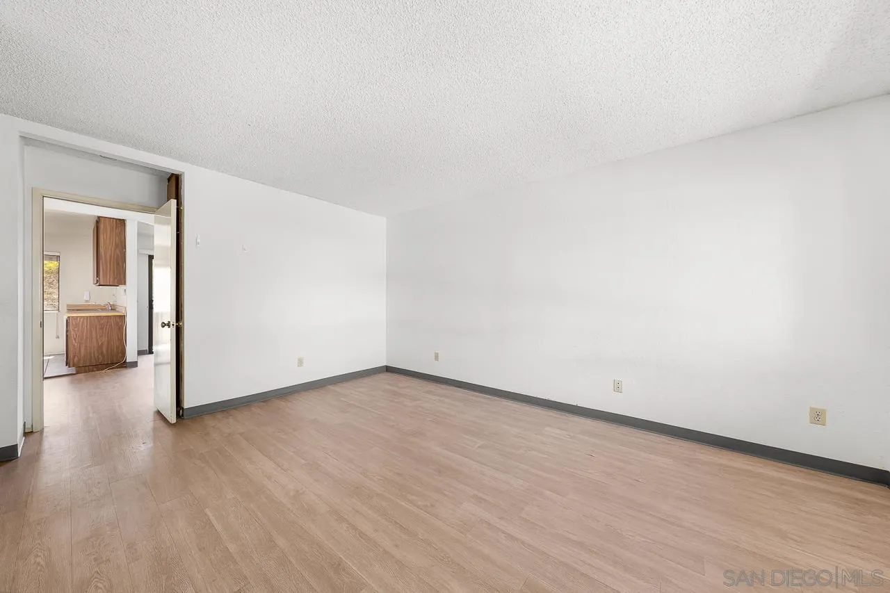 https://cdn.realtyfeed.com/cdn/127/250036554/80002c2f55a3bc3772ec92611147ced9.webp