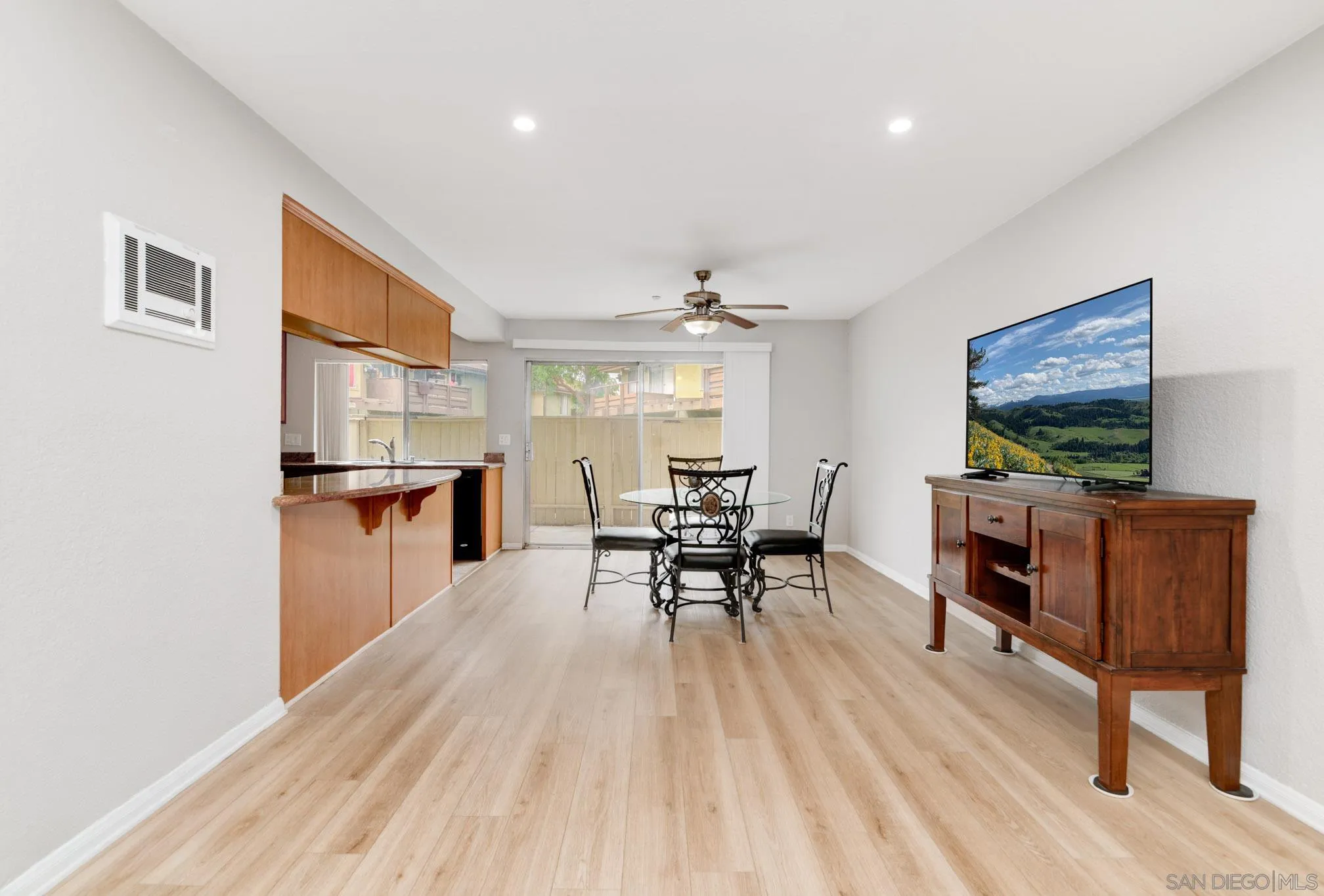 More Details about MLS # 250036557 : 615 FREDRICKS AVE UNIT 153