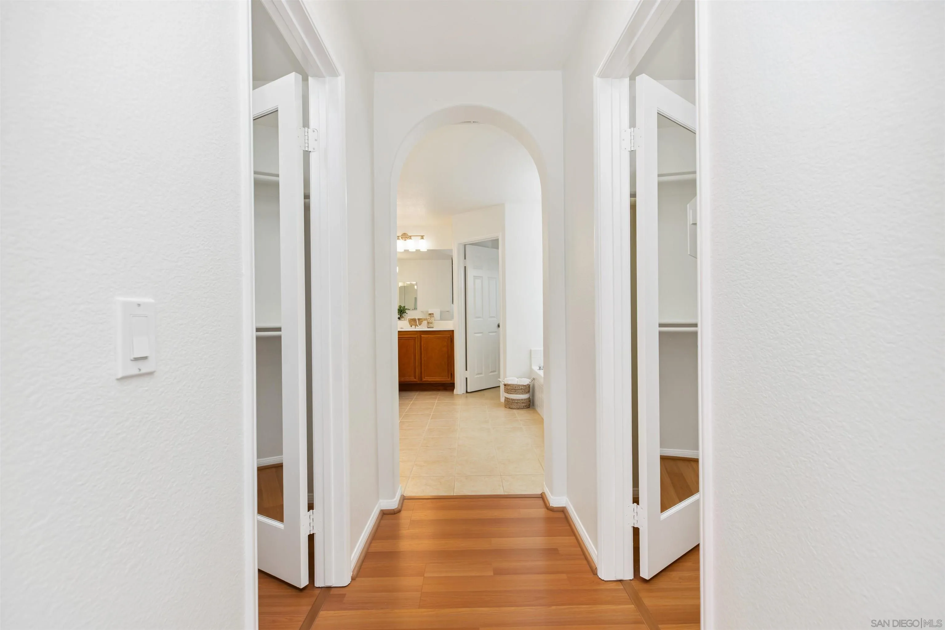 https://cdn.realtyfeed.com/cdn/127/250036558/20a614e0bc7aaed2e06397f93f67c3b1.webp