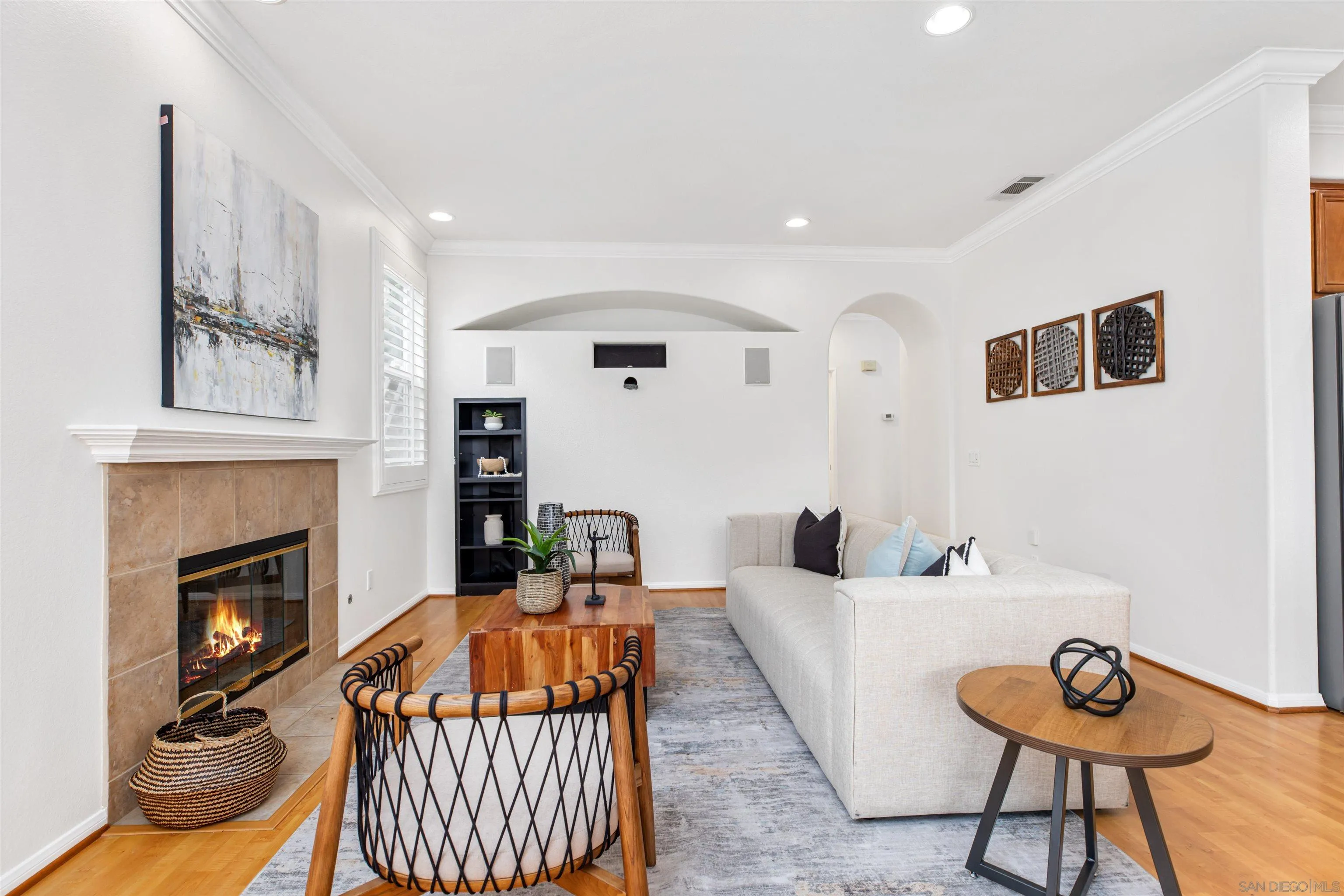 https://cdn.realtyfeed.com/cdn/127/250036558/39e20a33ef2bbc78fbc97c0c81f666d8.webp