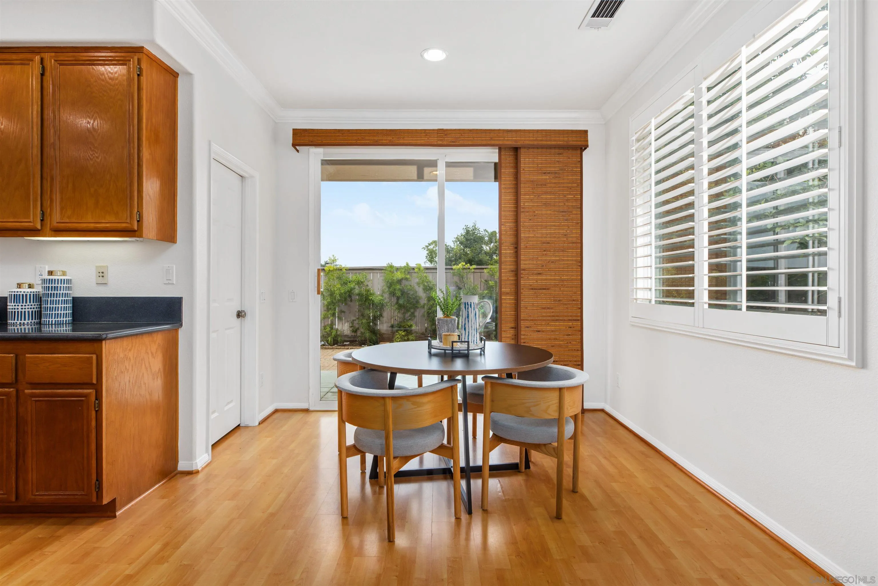 https://cdn.realtyfeed.com/cdn/127/250036558/67e6c99363e54ffd58d16d8445b524c4.webp