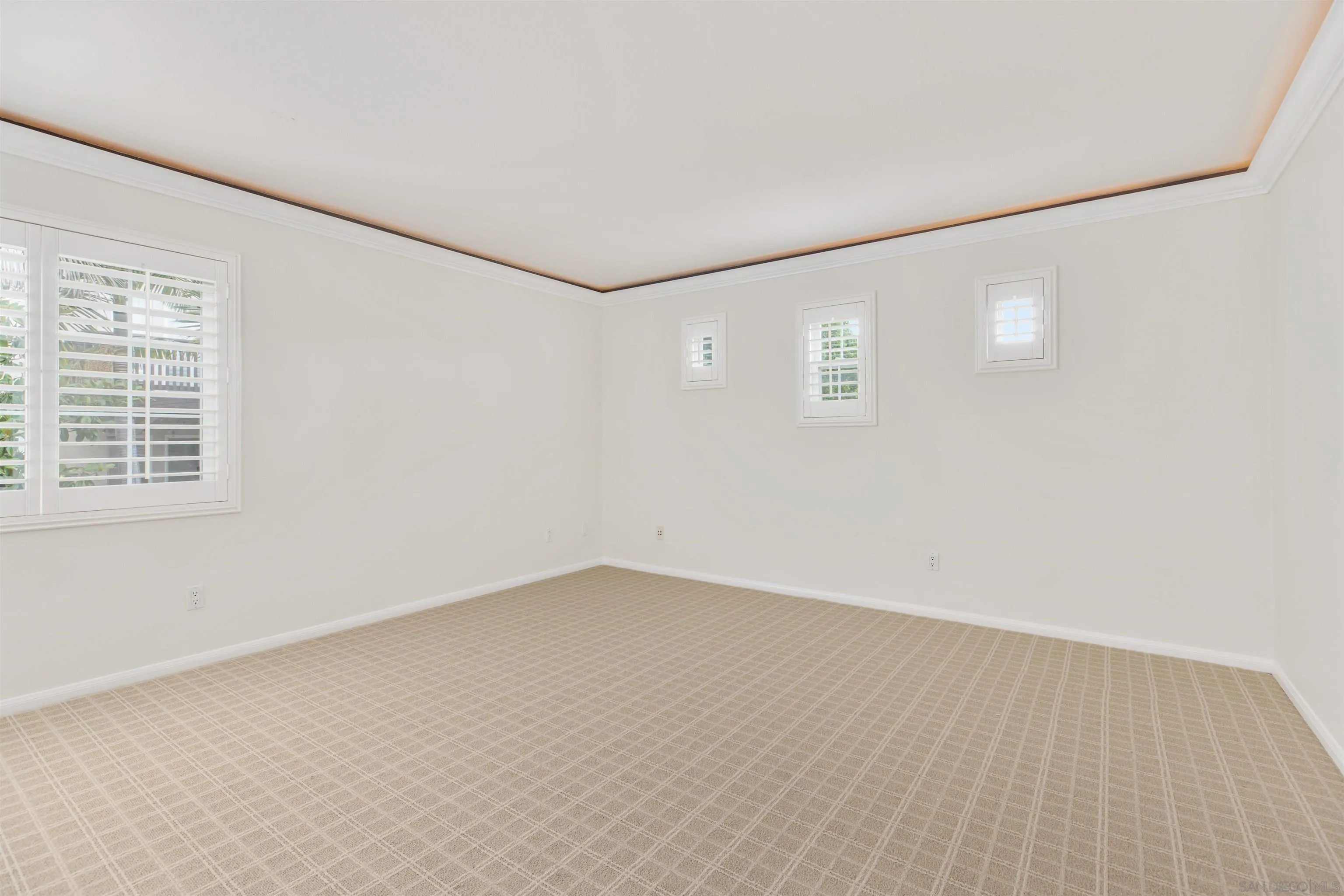 https://cdn.realtyfeed.com/cdn/127/250036558/92aa788d8820b494d0c113236ccbfefb.webp