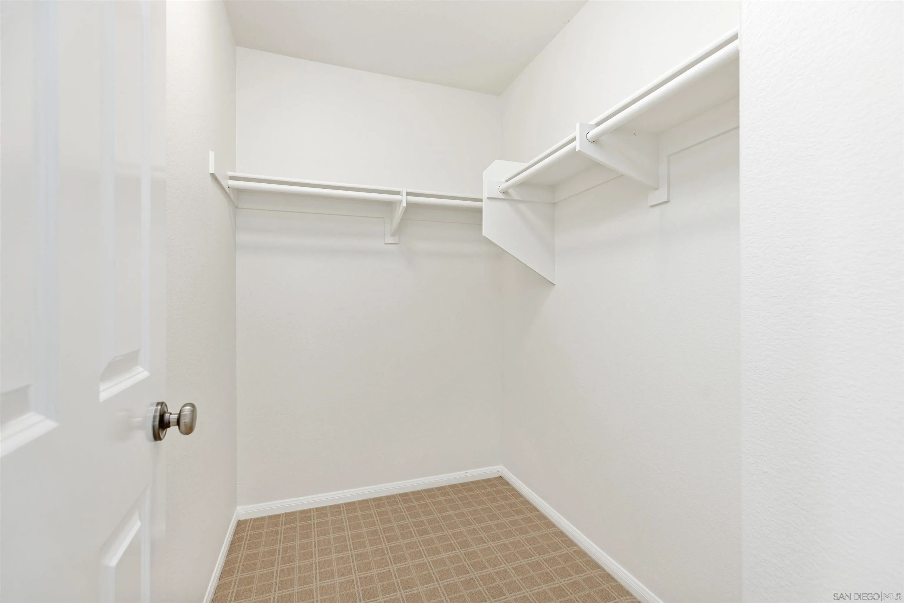 https://cdn.realtyfeed.com/cdn/127/250036558/98adf5ac9f3eaca1cd7ae1bfaa82aab5.webp