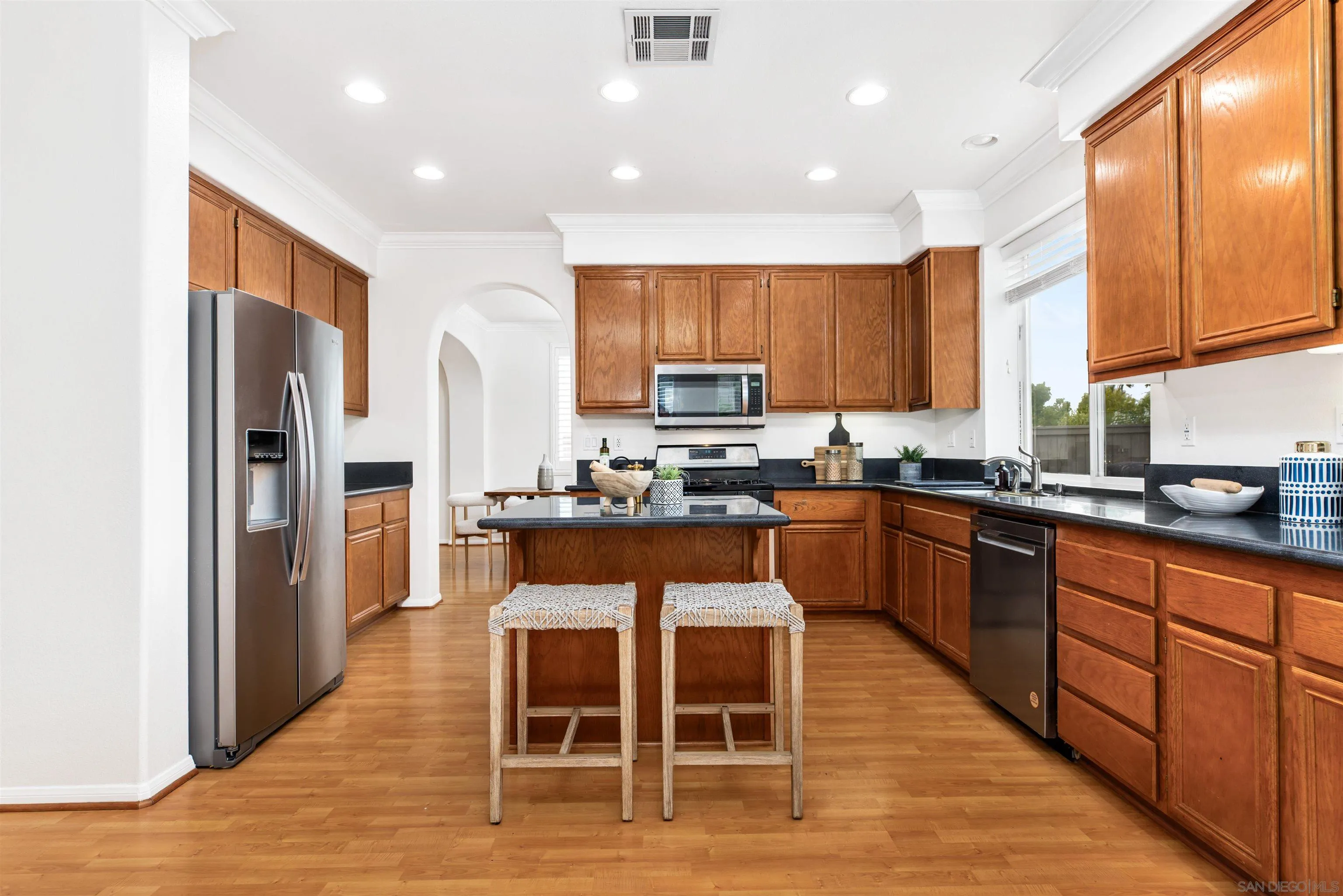 https://cdn.realtyfeed.com/cdn/127/250036558/a70e7e0cdb7446f62ab9bb2a641af607.webp