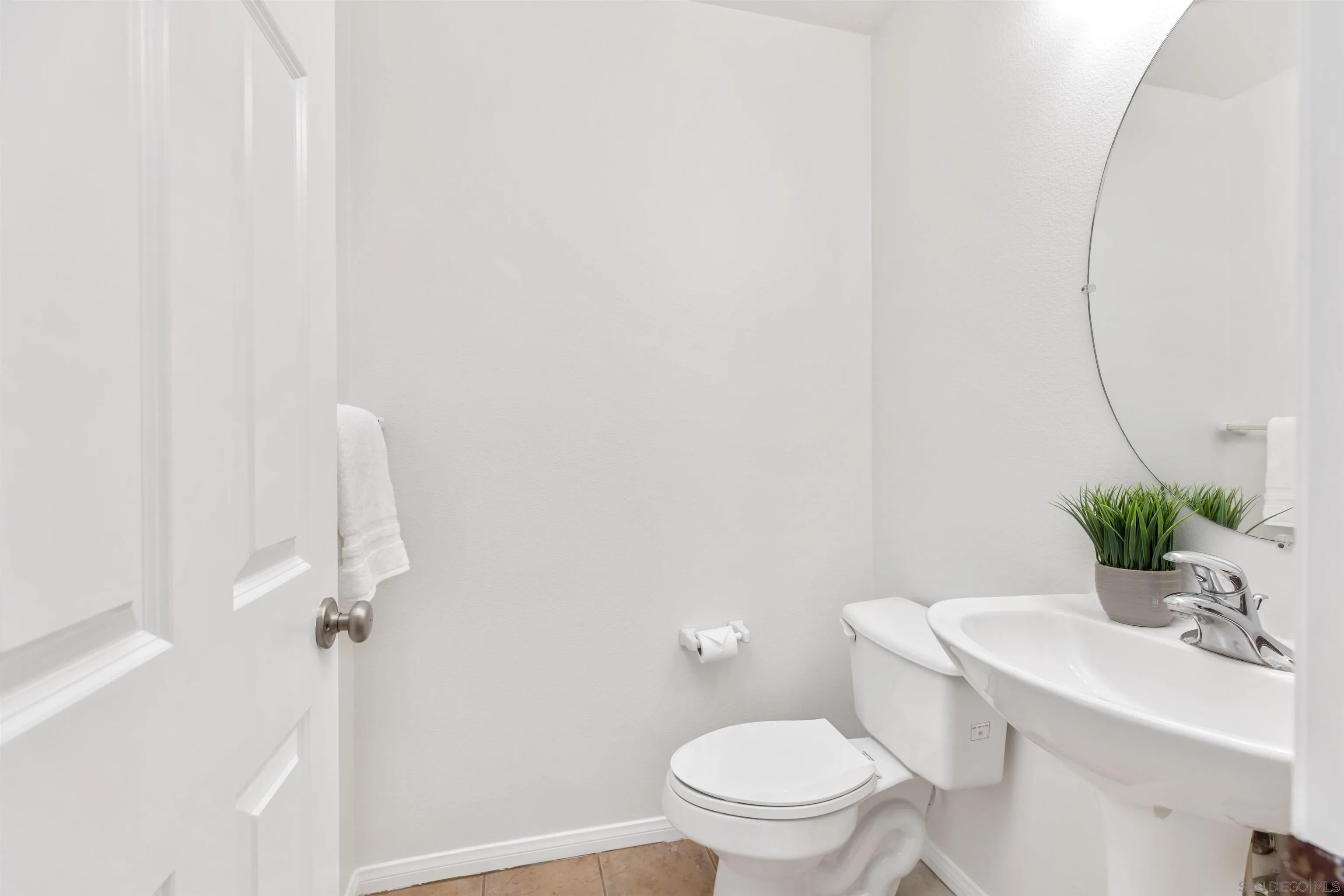 https://cdn.realtyfeed.com/cdn/127/250036558/c38d984f9ea928e709f2ee31c519ad1d.webp