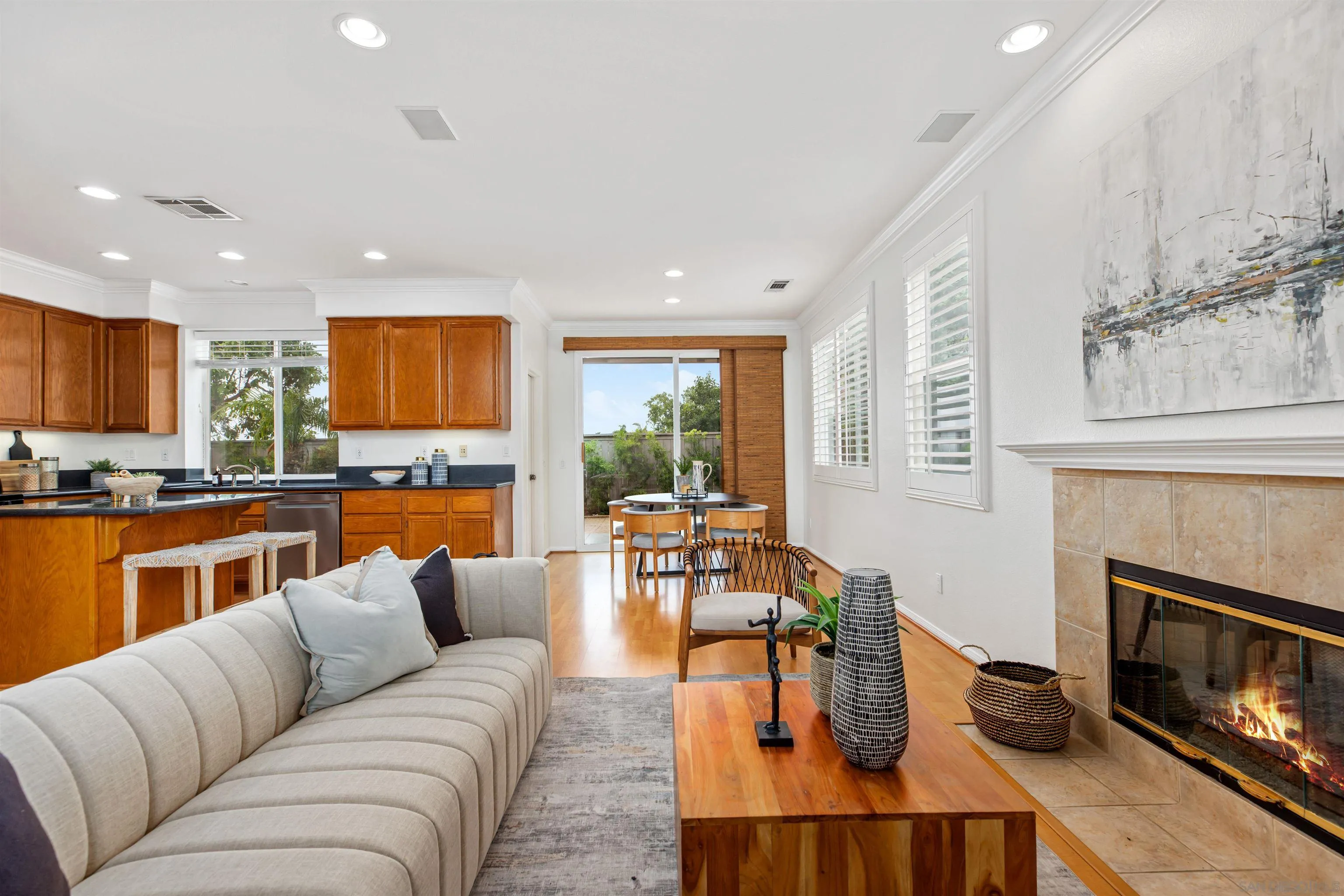 https://cdn.realtyfeed.com/cdn/127/250036558/c91f7fc45fcd22ad8fd76a2dd3bc1d2c.webp