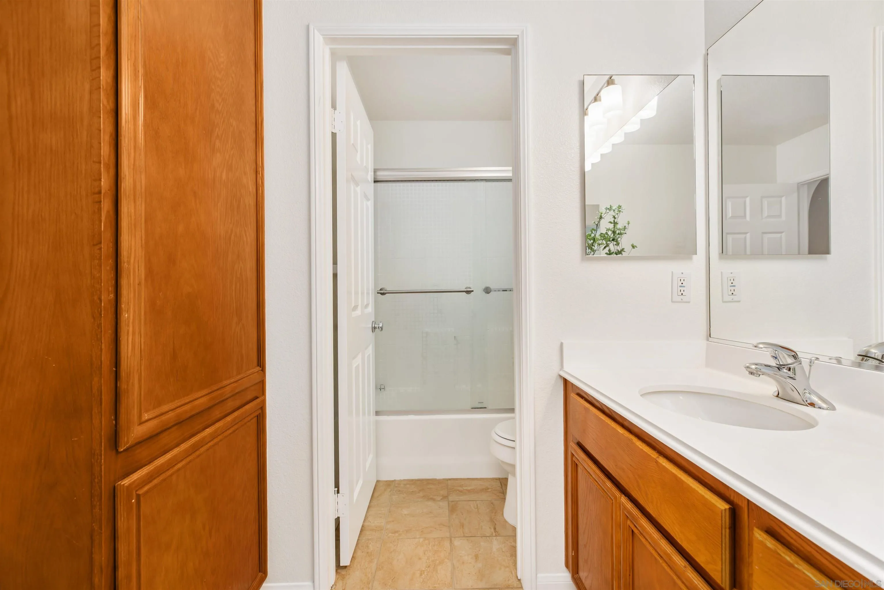 https://cdn.realtyfeed.com/cdn/127/250036558/f0225f0a9706916ed172bda9d4d05c38.webp