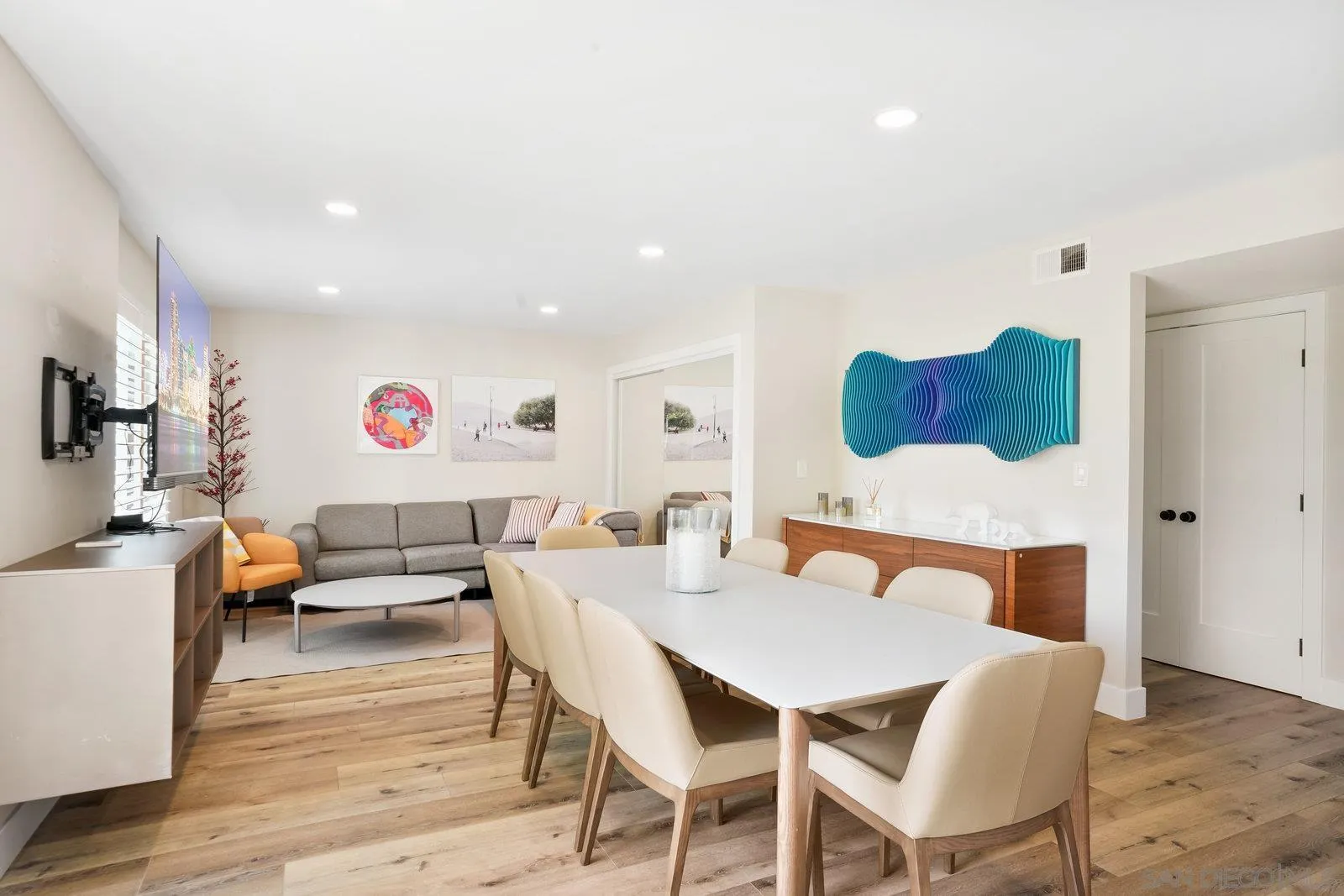 https://cdn.realtyfeed.com/cdn/127/250036559/ae7e5e2d1b3b5b0ae0a972b1c34a901d.webp