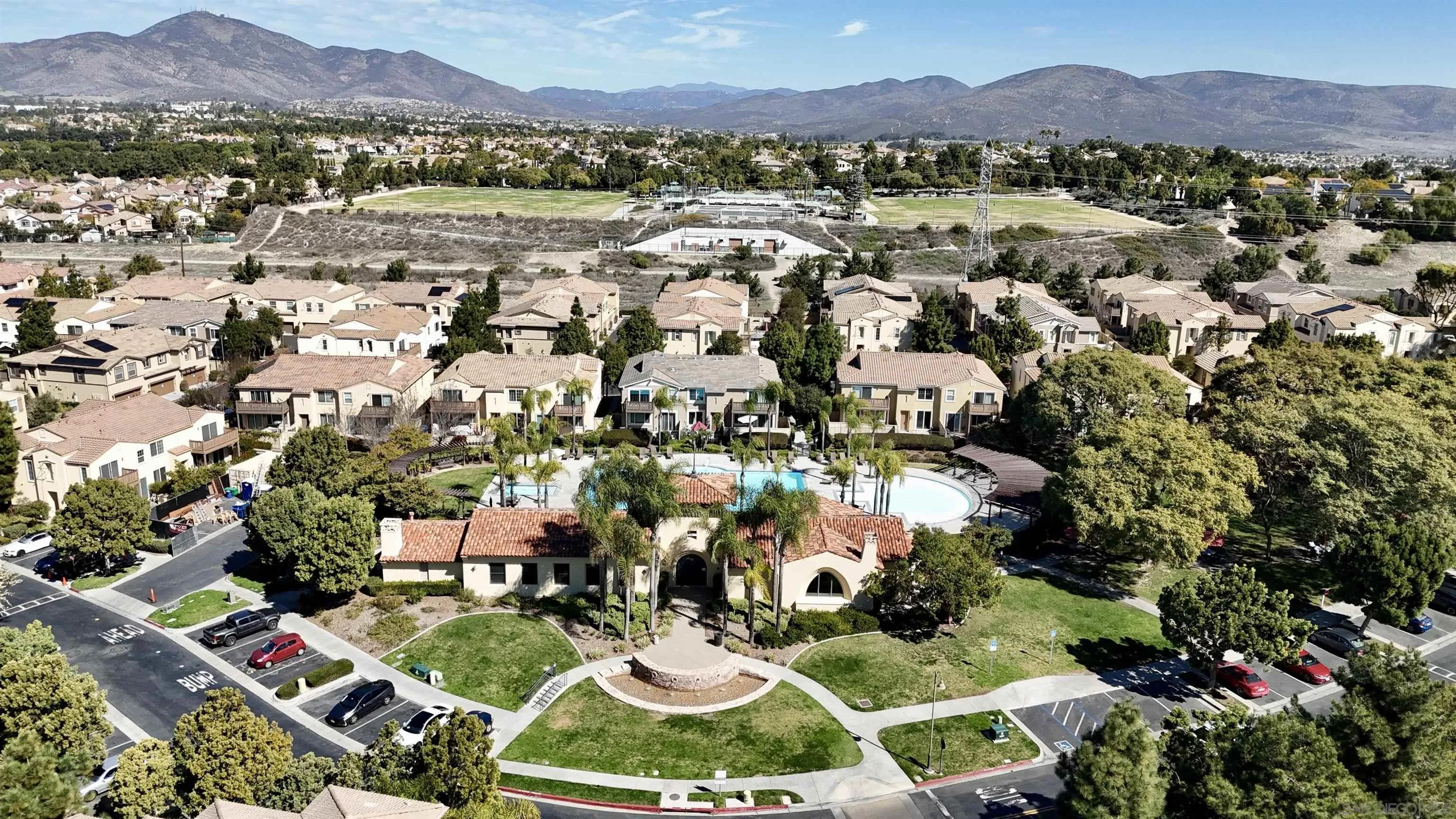 https://cdn.realtyfeed.com/cdn/127/250036561/24cd8272d732b541ab79207ce2c9e918.webp