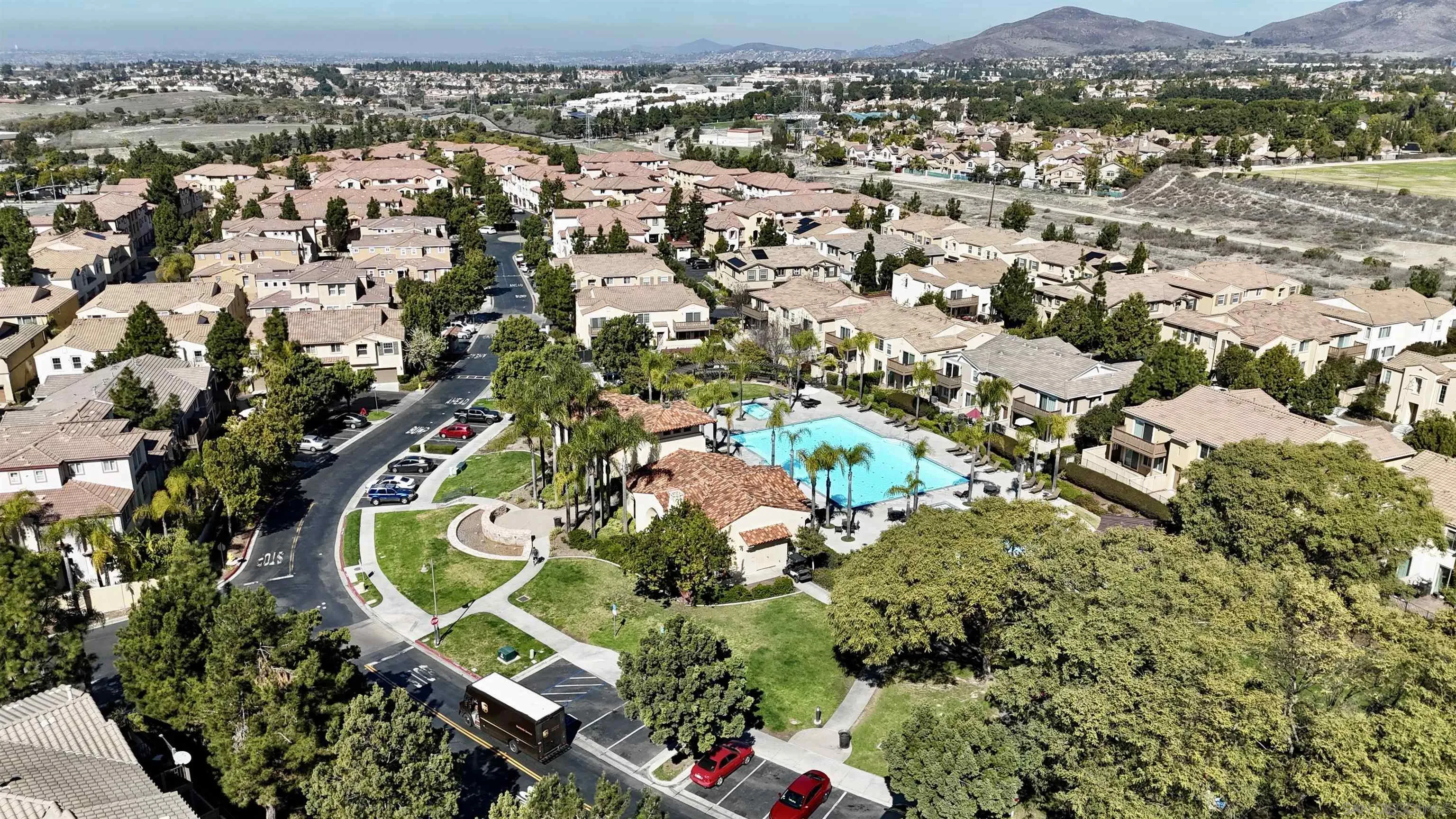 https://cdn.realtyfeed.com/cdn/127/250036561/268a0bff6f901353db797779a3a7af63.webp