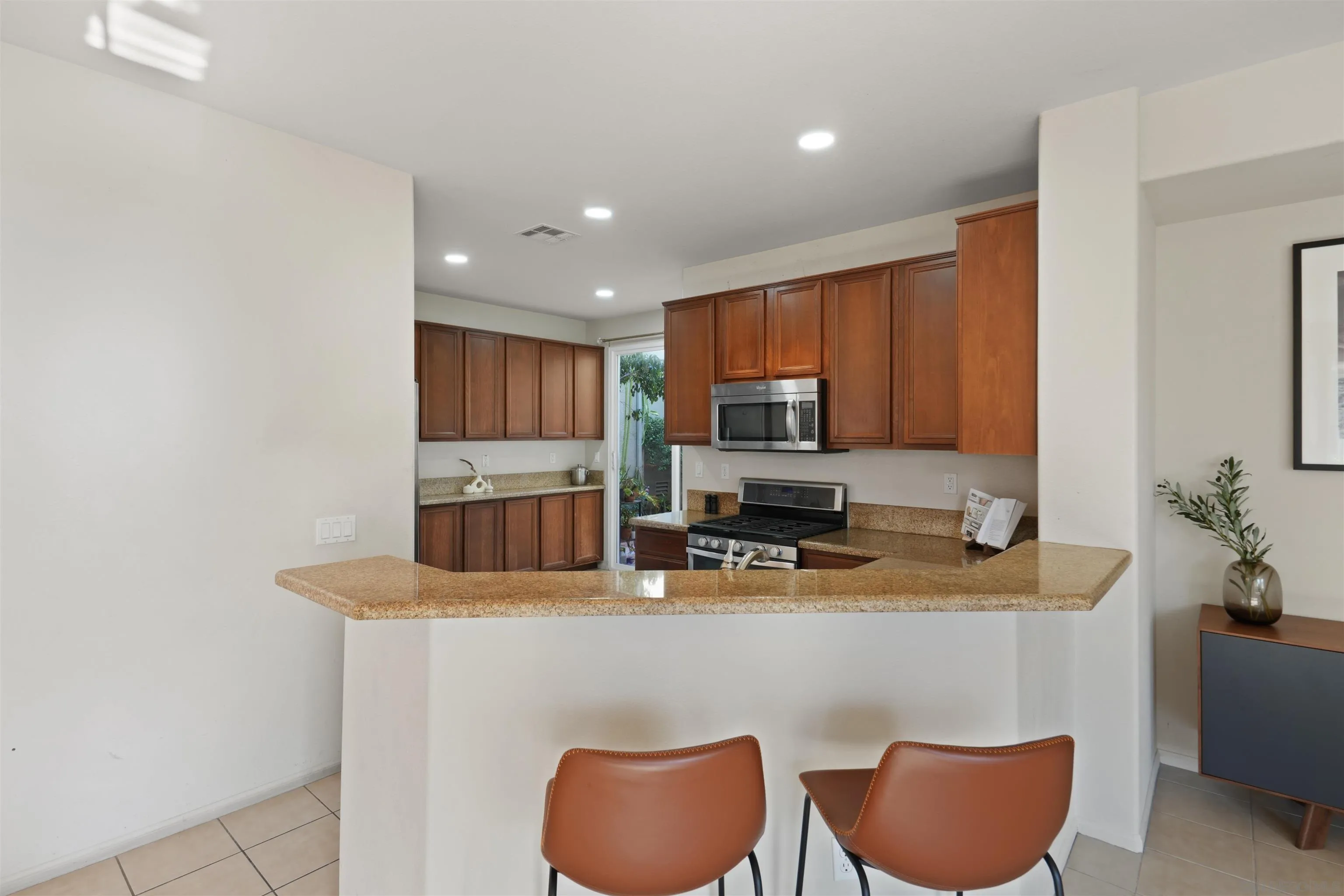 https://cdn.realtyfeed.com/cdn/127/250036561/4a2d5aec3c789ad3ca9c818a657513f8.webp