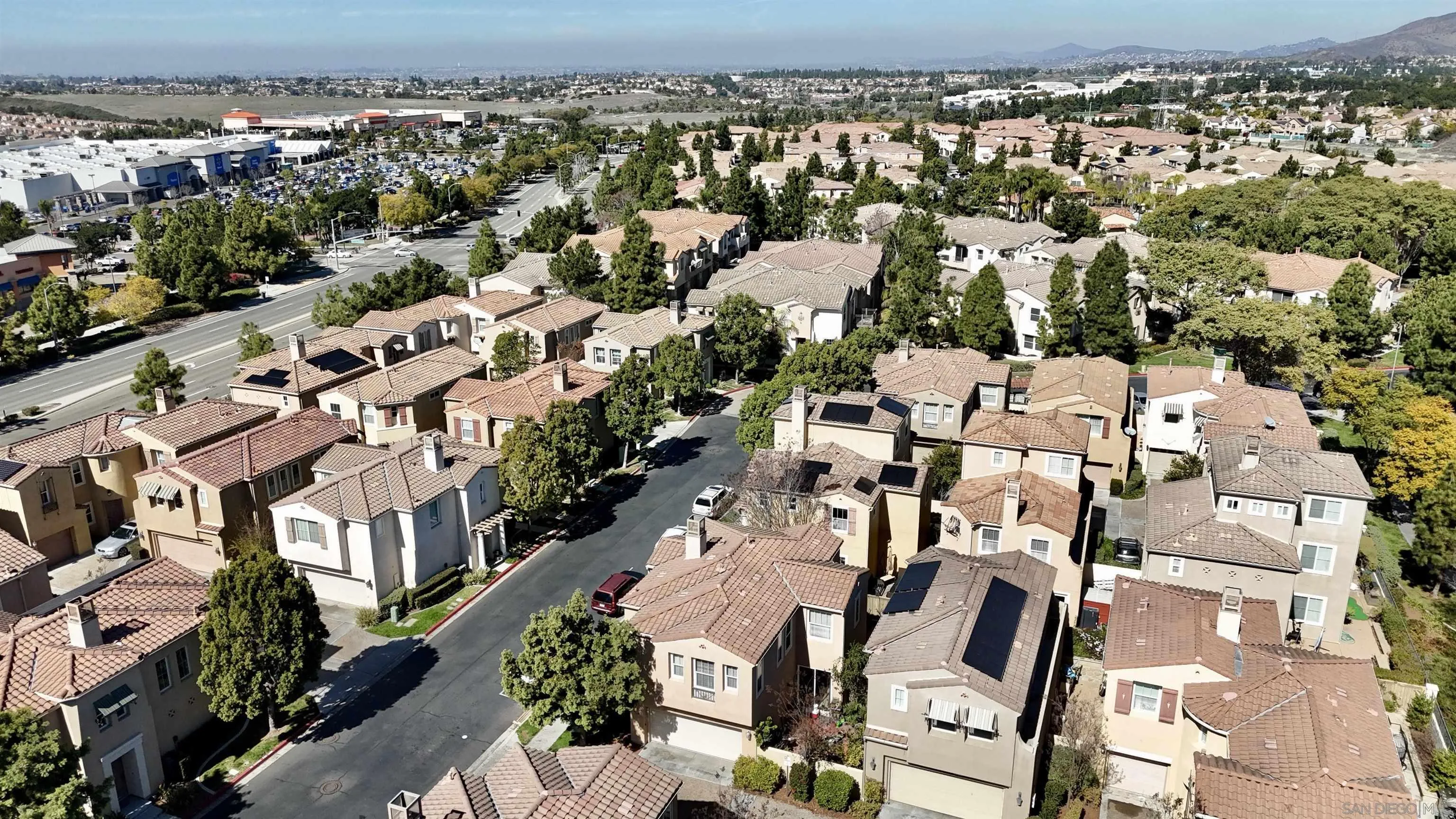 https://cdn.realtyfeed.com/cdn/127/250036561/73be3d62ffeb3a167302ddd574eb339d.webp