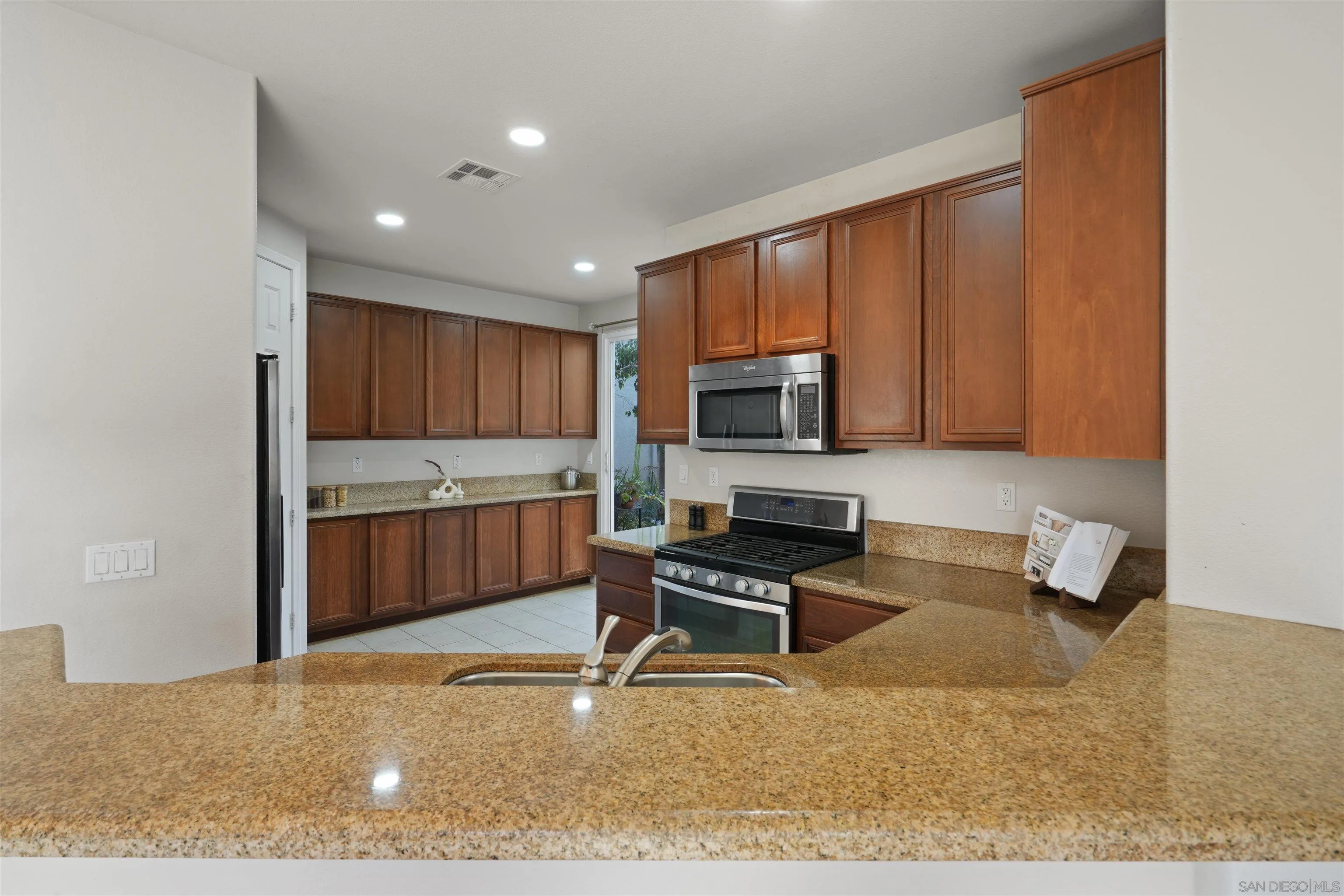 https://cdn.realtyfeed.com/cdn/127/250036561/9aba04770a3243e4b945d0f223175ab1.webp