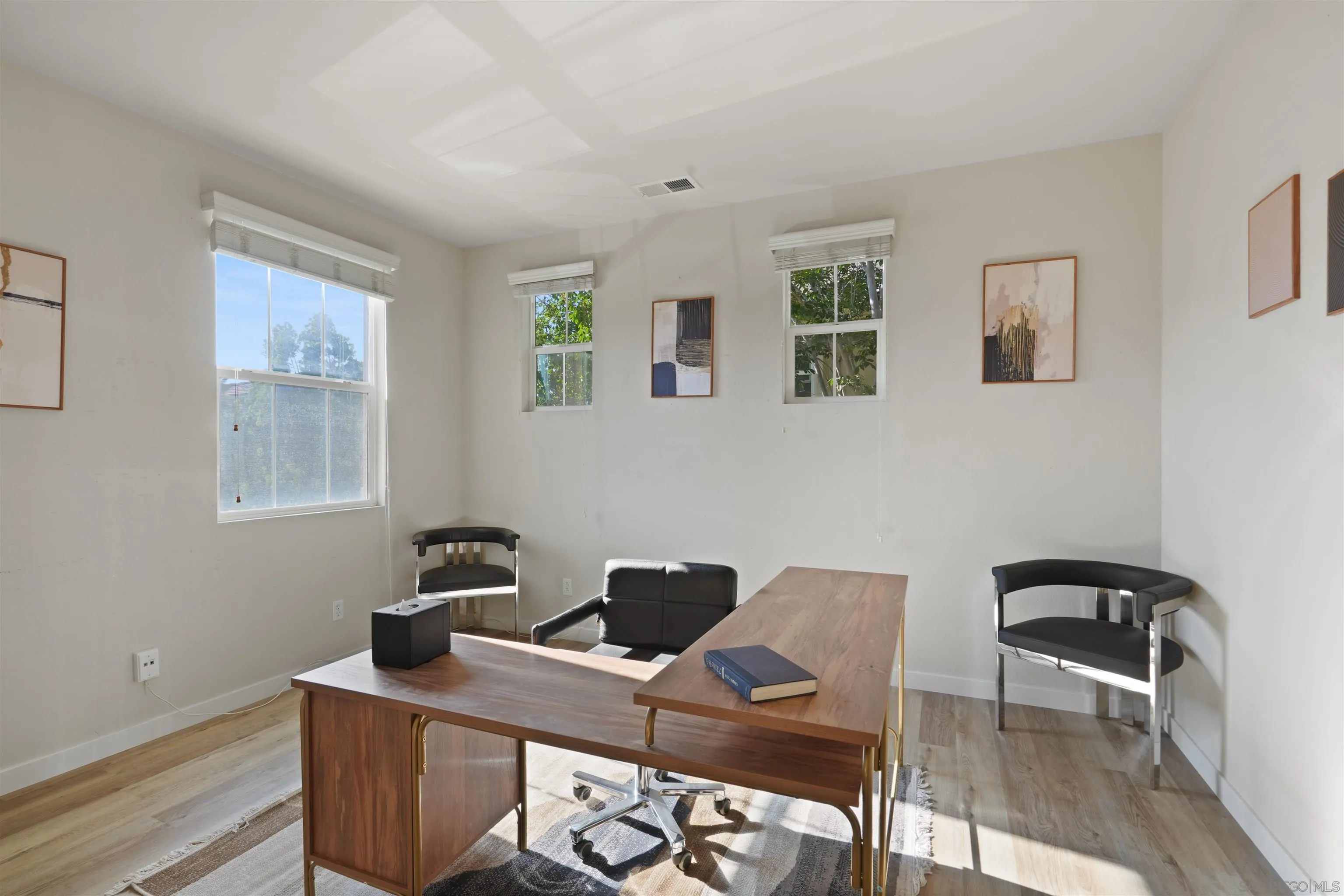 https://cdn.realtyfeed.com/cdn/127/250036561/acafeca73682aef34b5ee1b2542db040.webp