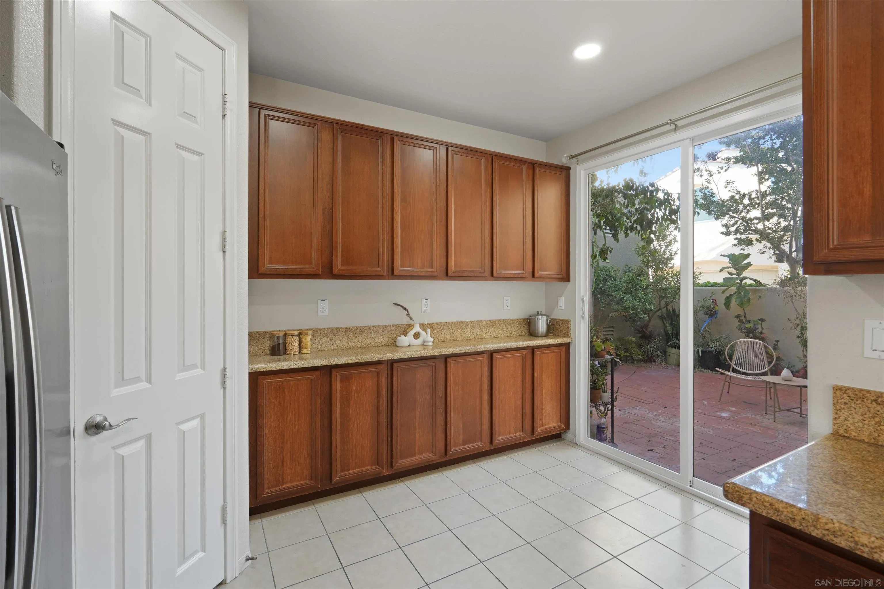 https://cdn.realtyfeed.com/cdn/127/250036561/ccdf77cb4b8b51283cc3e1bee9200a5c.webp