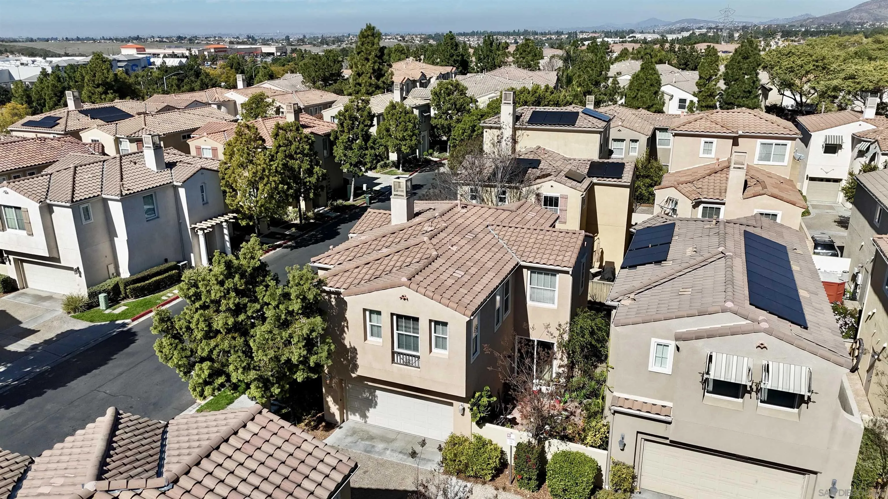 https://cdn.realtyfeed.com/cdn/127/250036561/def8f3a214256535b7027955247529cd.webp