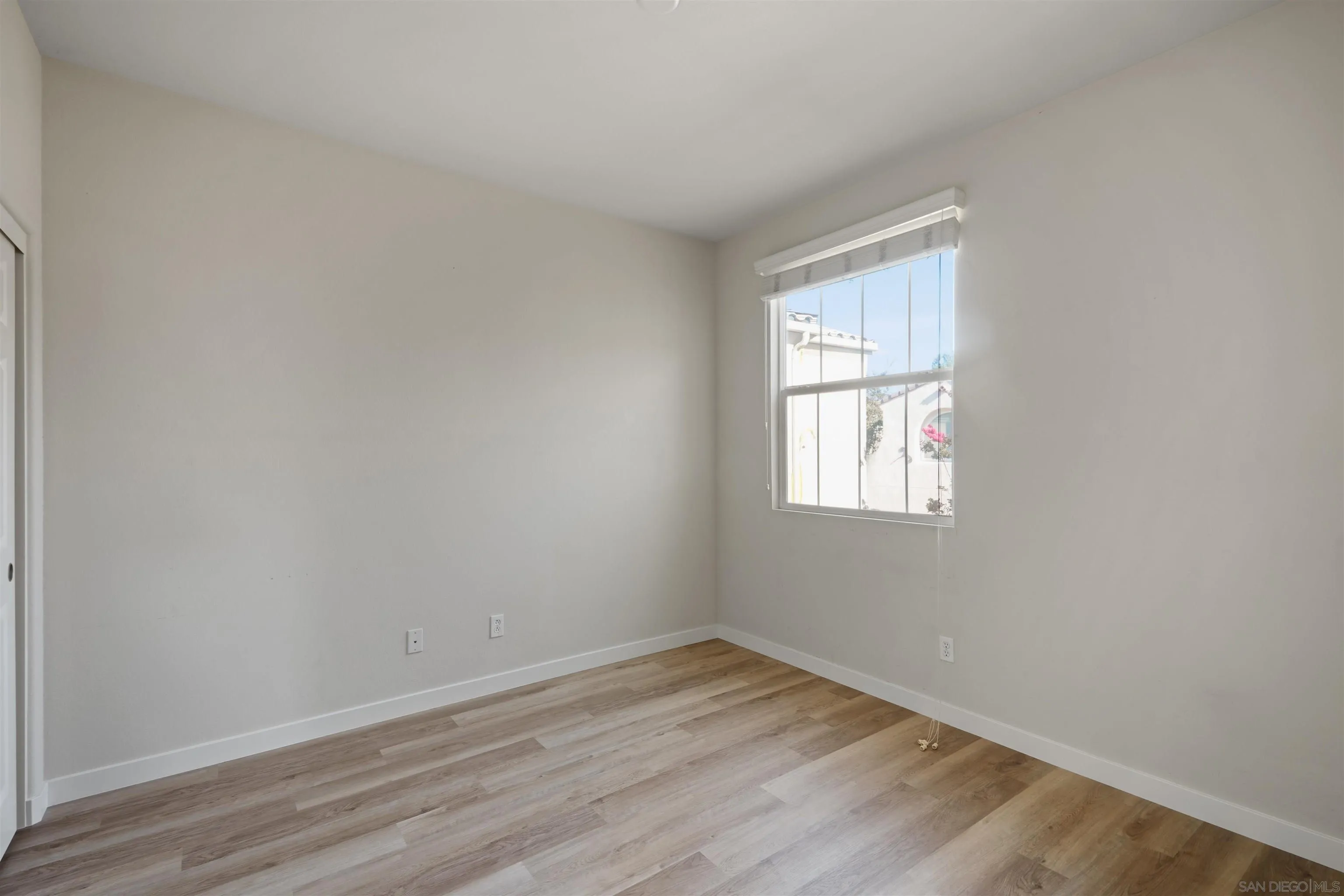 https://cdn.realtyfeed.com/cdn/127/250036561/f089e56656e254600077f48d914cff50.webp