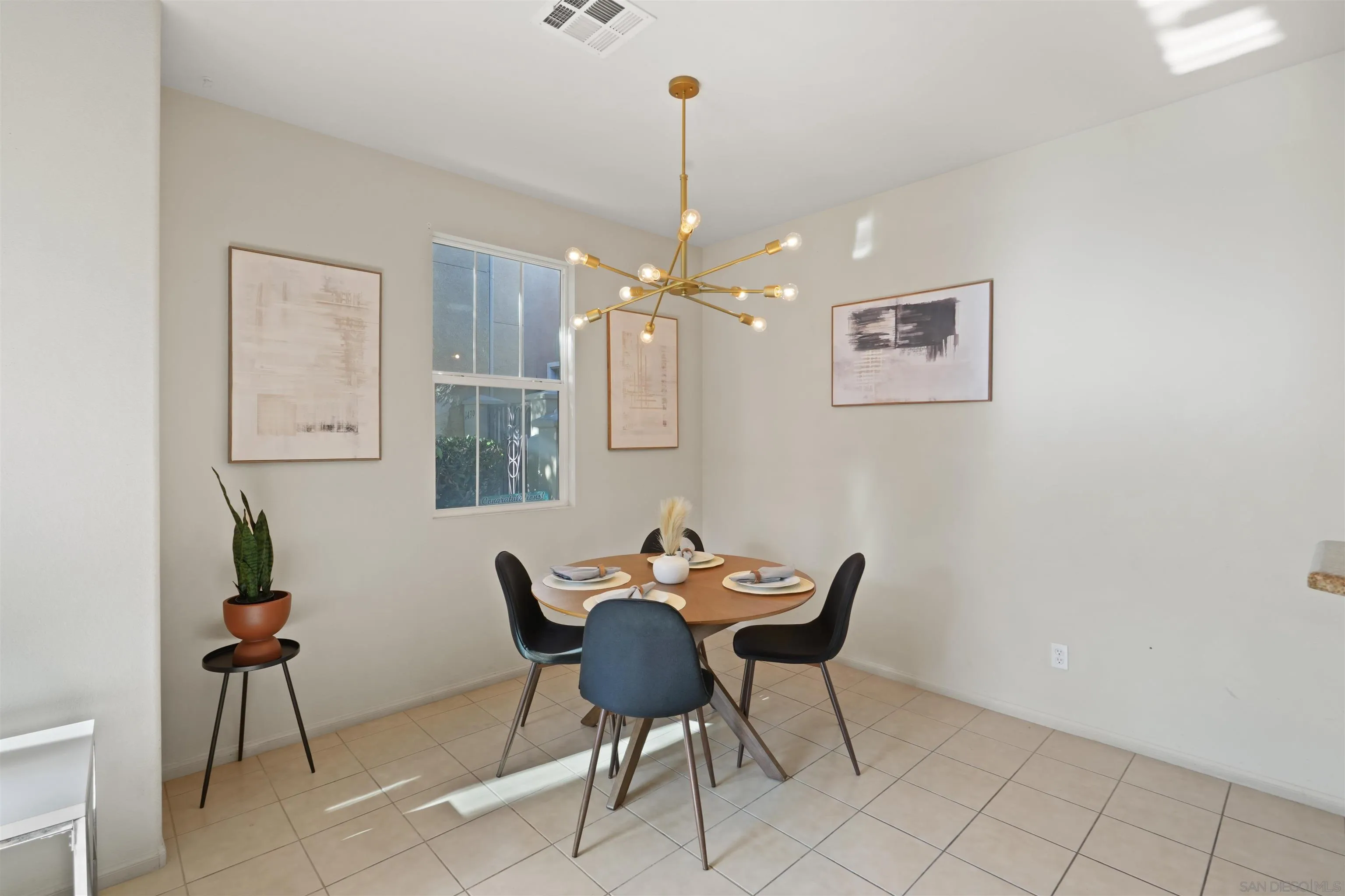 https://cdn.realtyfeed.com/cdn/127/250036561/fcf41598bdc652889ea6df656b6d43d9.webp