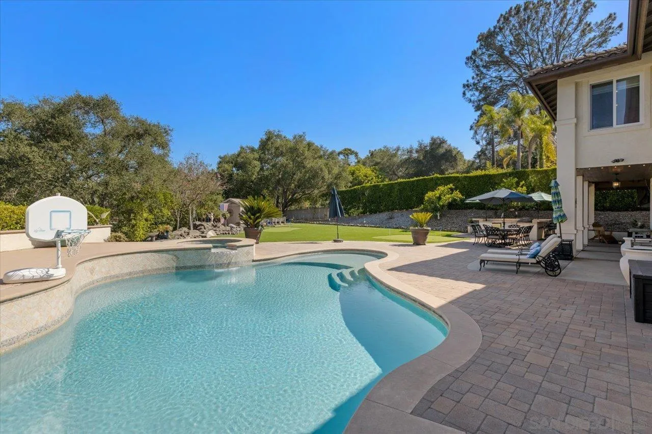 https://cdn.realtyfeed.com/cdn/127/250036563/18ecc6ce36d8b2bad4b63b93e7fd984f.webp