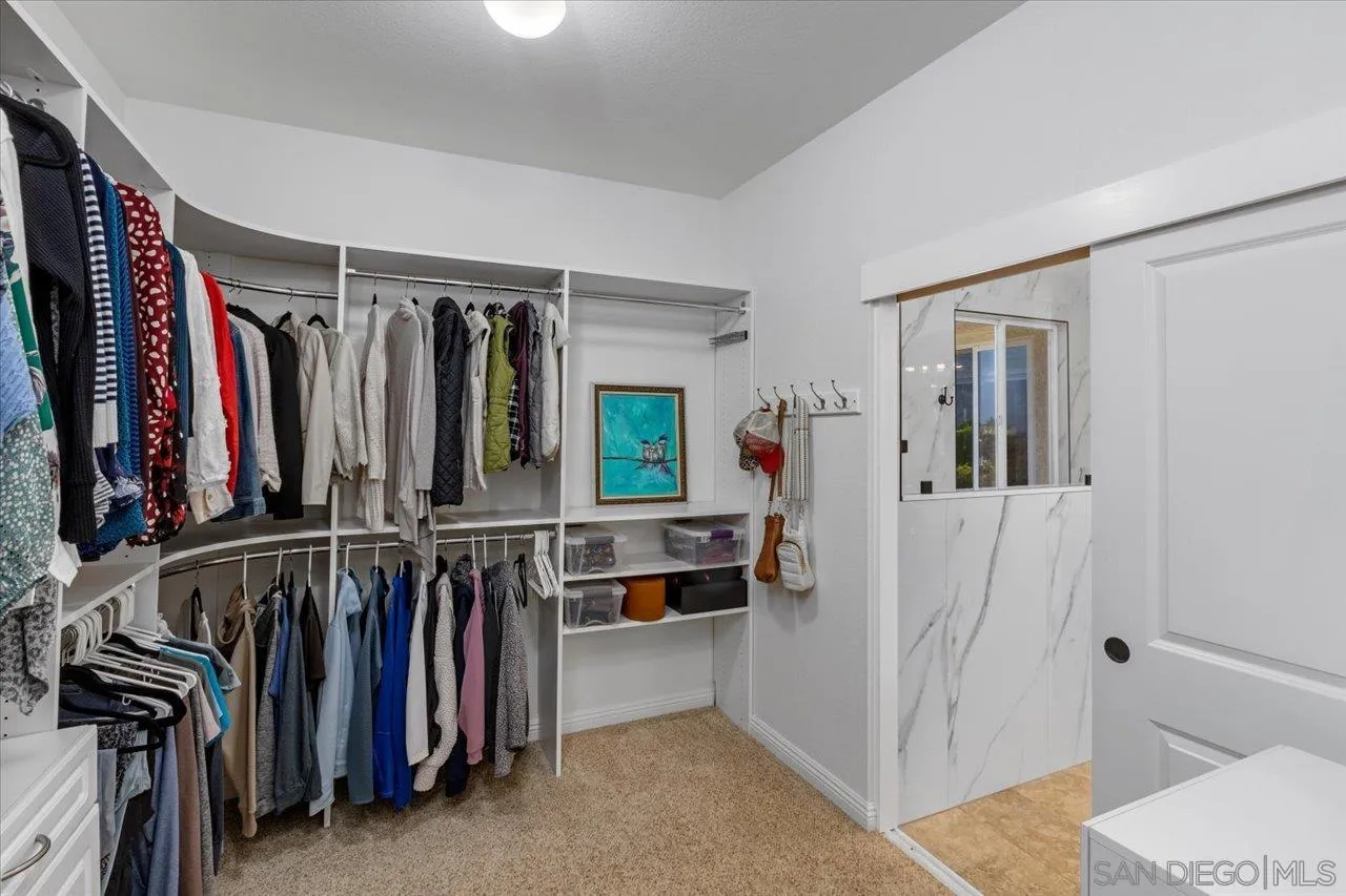 https://cdn.realtyfeed.com/cdn/127/250036563/33f3ef42cc3c0c294553e70064b88803.webp
