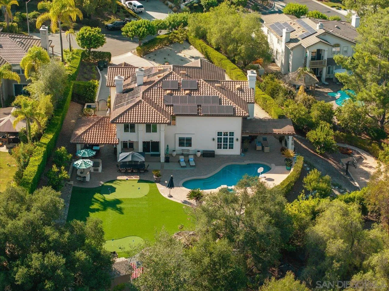 https://cdn.realtyfeed.com/cdn/127/250036563/355d136a43c69240c7d2d104dd50f36c.webp