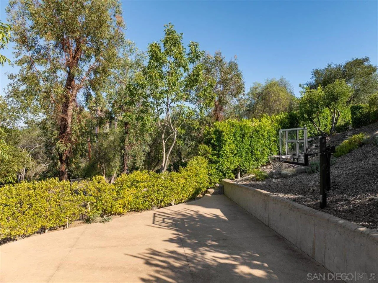 https://cdn.realtyfeed.com/cdn/127/250036563/d5d24c8892a8823b11703fc3ba92586e.webp