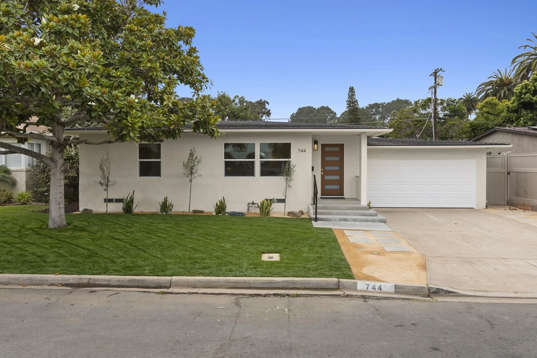 https://cdn.realtyfeed.com/cdn/127/250036565/070d080dac4145bb4a06766903bcfe49.webp