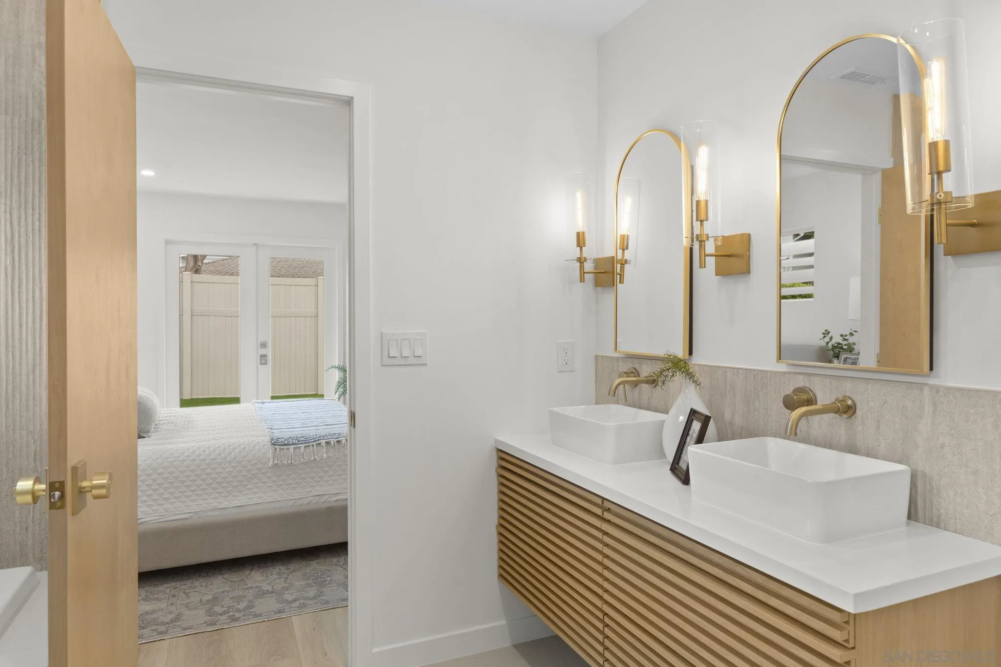 https://cdn.realtyfeed.com/cdn/127/250036565/43f6233ab108689bda44a40f79b4ec5b.webp