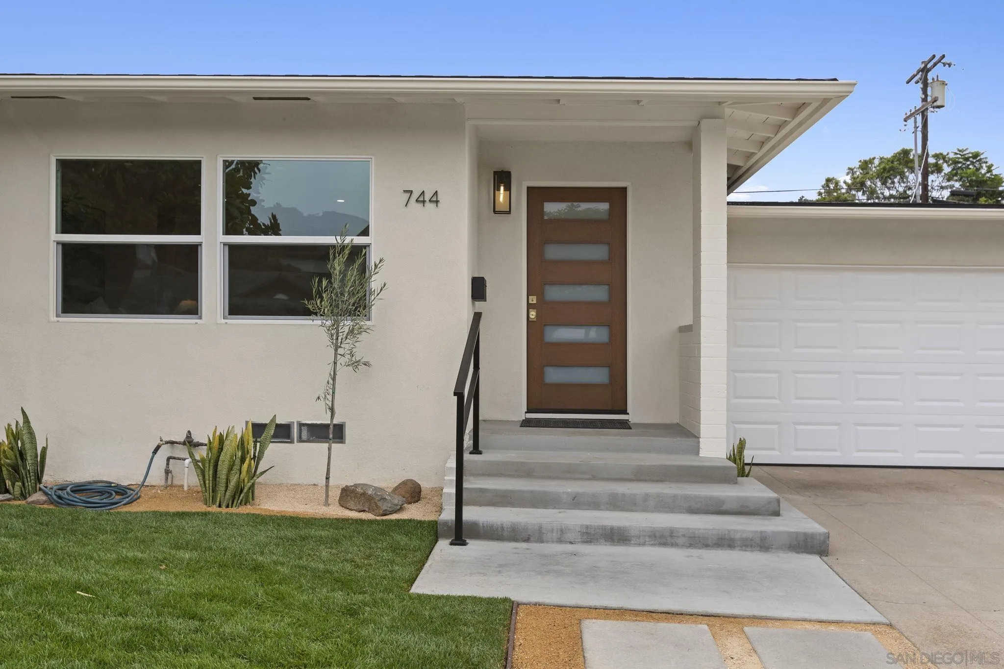 https://cdn.realtyfeed.com/cdn/127/250036565/a9c182497ee95c5e8df6efef4f6f2931.webp