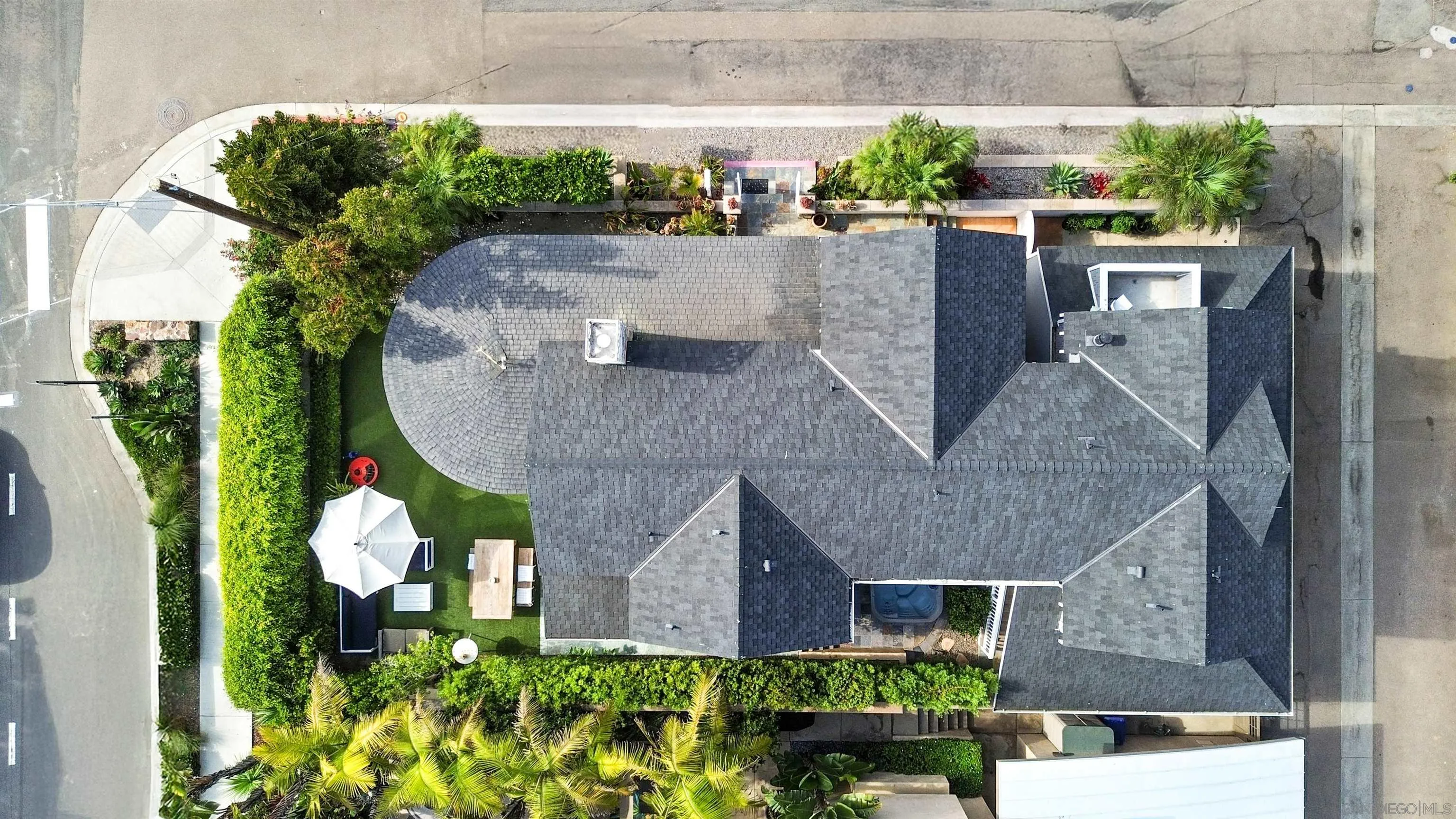https://cdn.realtyfeed.com/cdn/127/250036566/05a0bc78635c457cbde443b04de6e352.webp