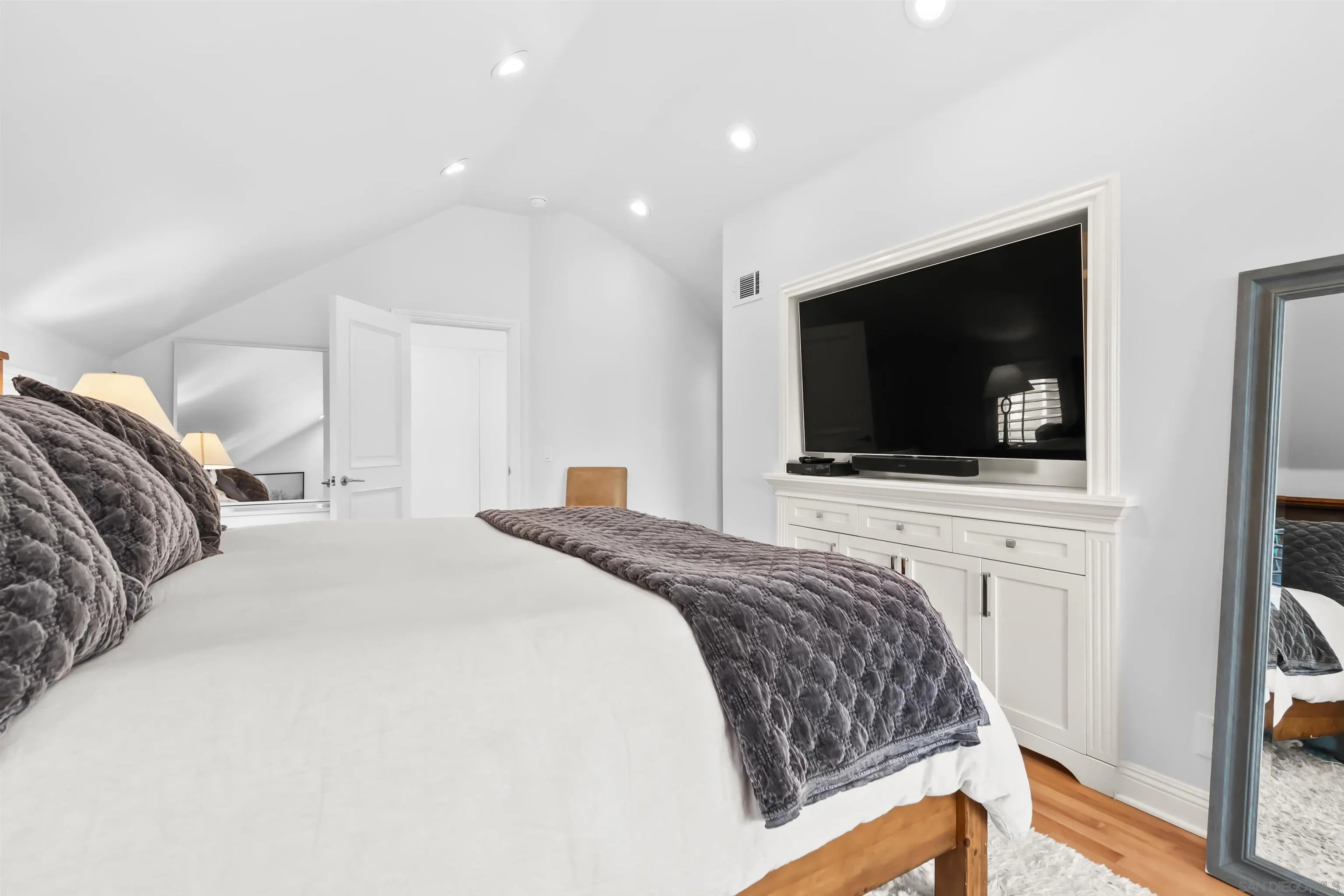 https://cdn.realtyfeed.com/cdn/127/250036566/3cad81c73b0d4bbf5491cf83fc32f260.webp