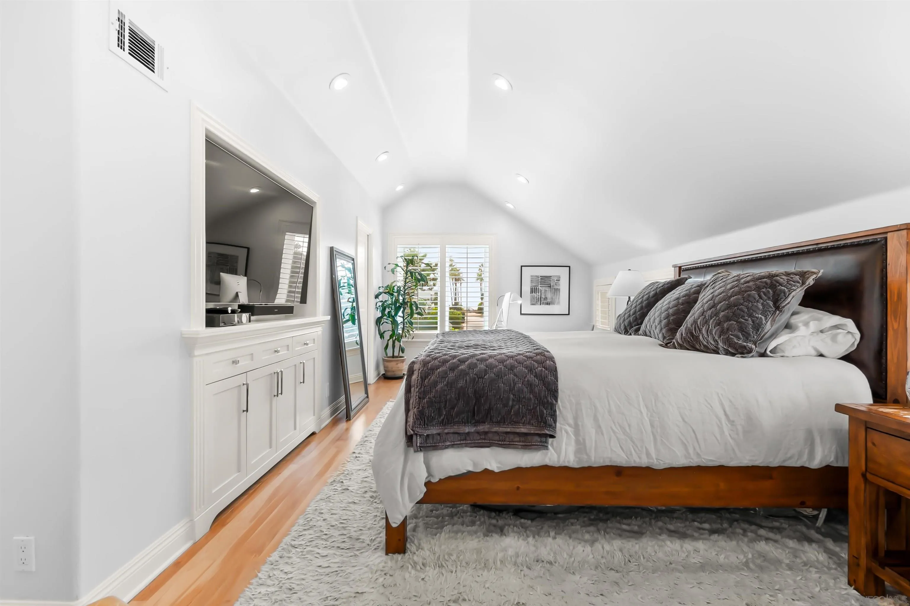https://cdn.realtyfeed.com/cdn/127/250036566/4720aa5c00f0d49adca25ca9b0e0fec5.webp