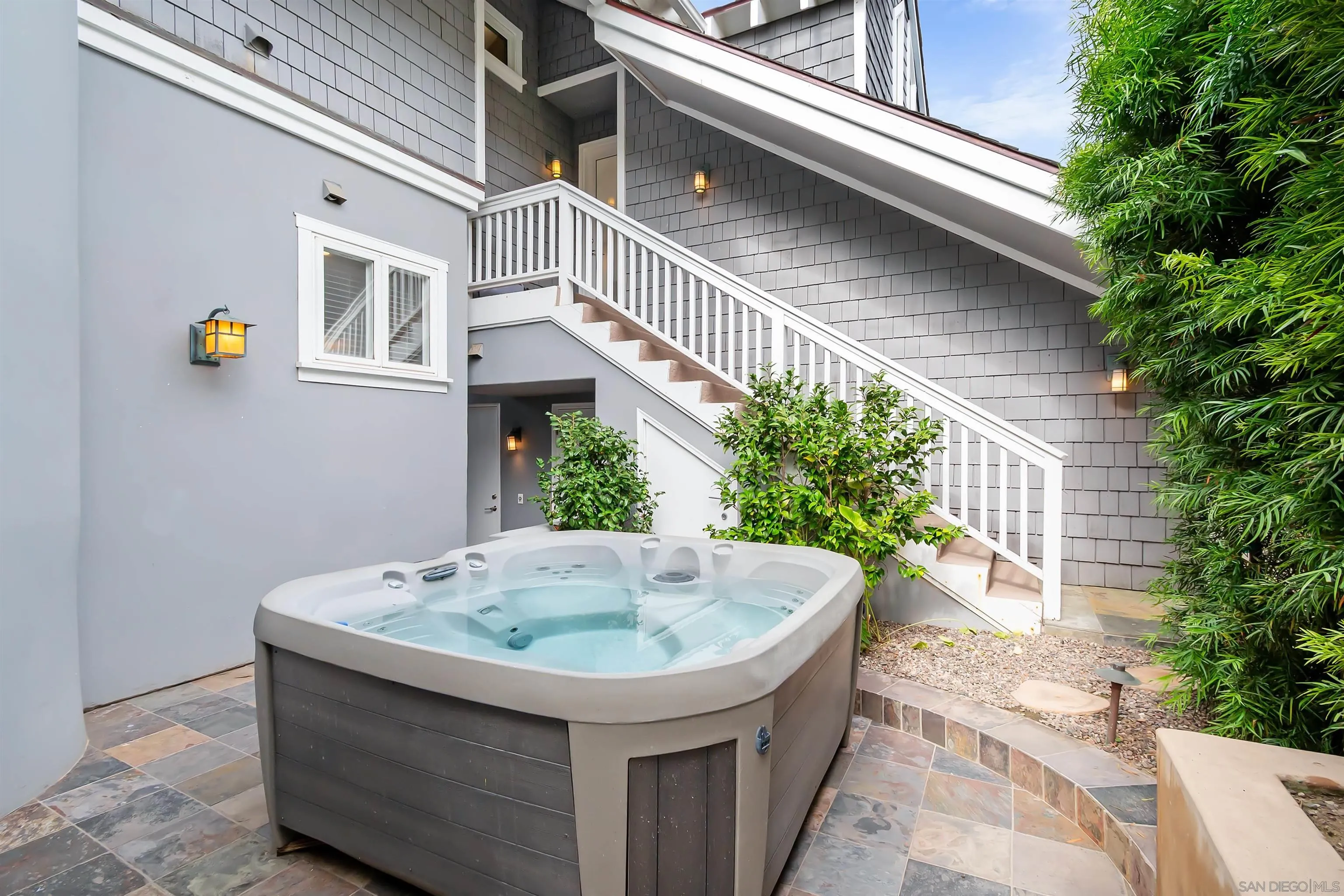 https://cdn.realtyfeed.com/cdn/127/250036566/48119999a395b1fb184f85a9bb4378cb.webp