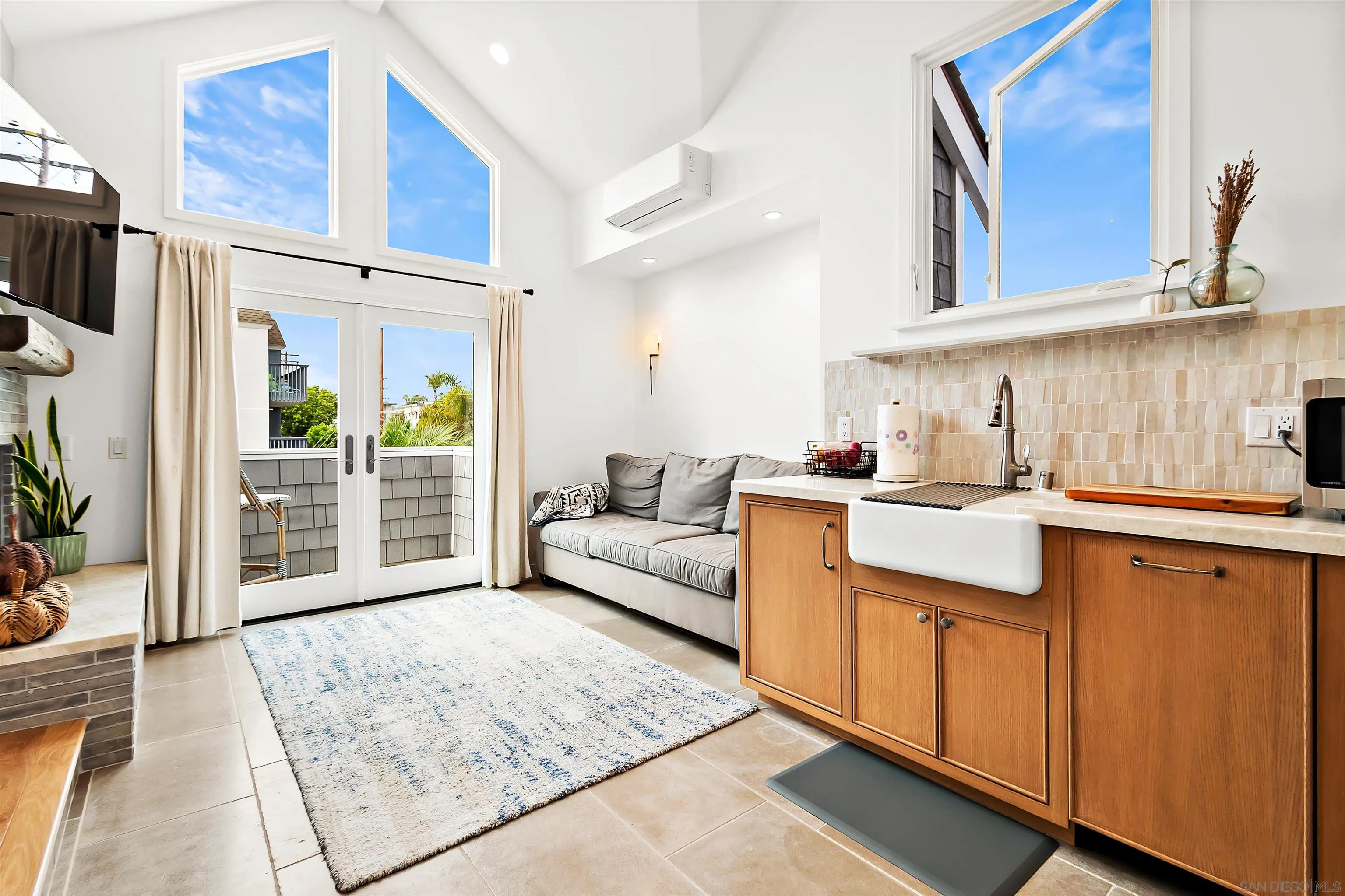 https://cdn.realtyfeed.com/cdn/127/250036566/6f0eb387fc90b98692bbd335e7cda9a7.webp