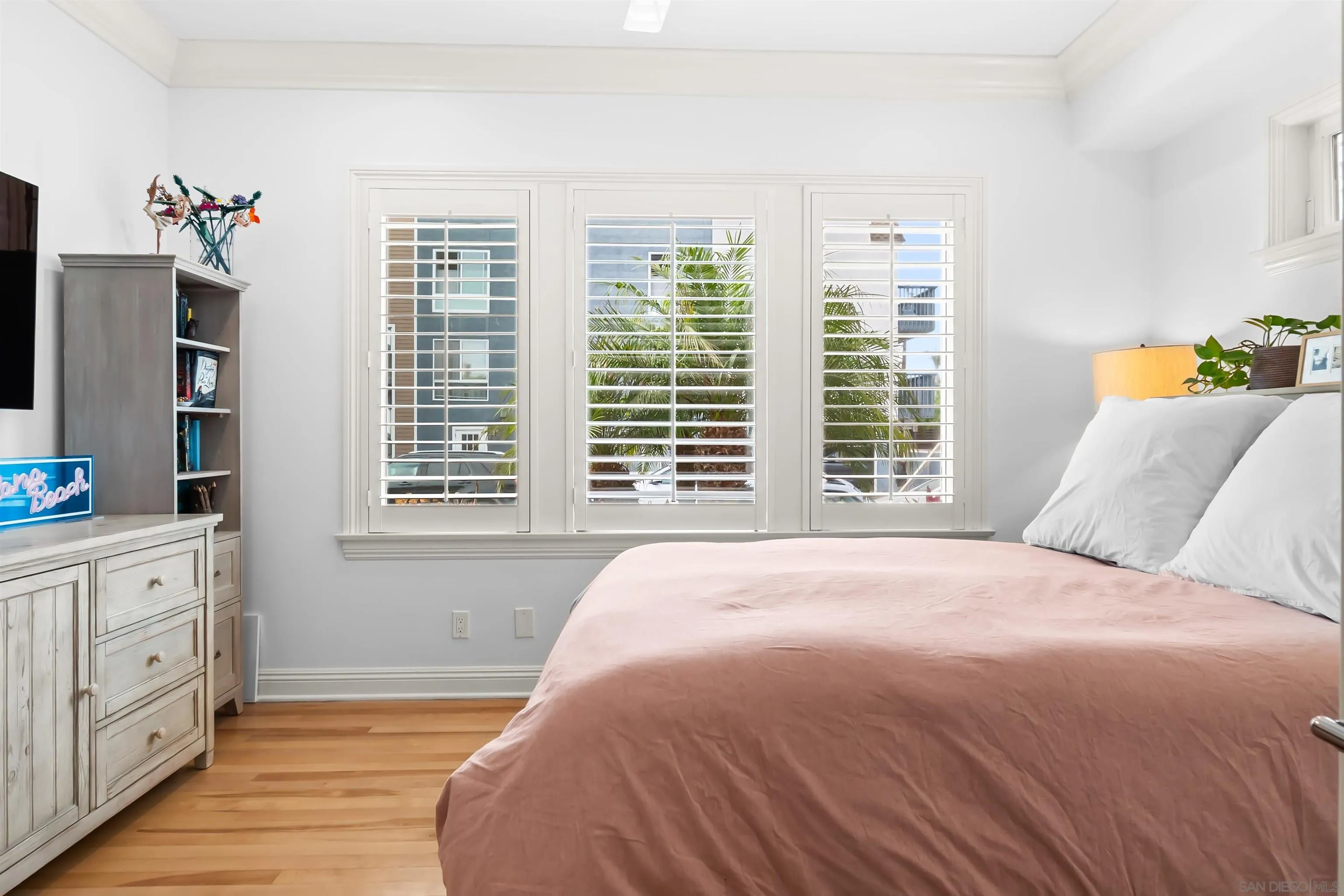 https://cdn.realtyfeed.com/cdn/127/250036566/80b353e7550fcc2e79f70e29d7b4ee98.webp