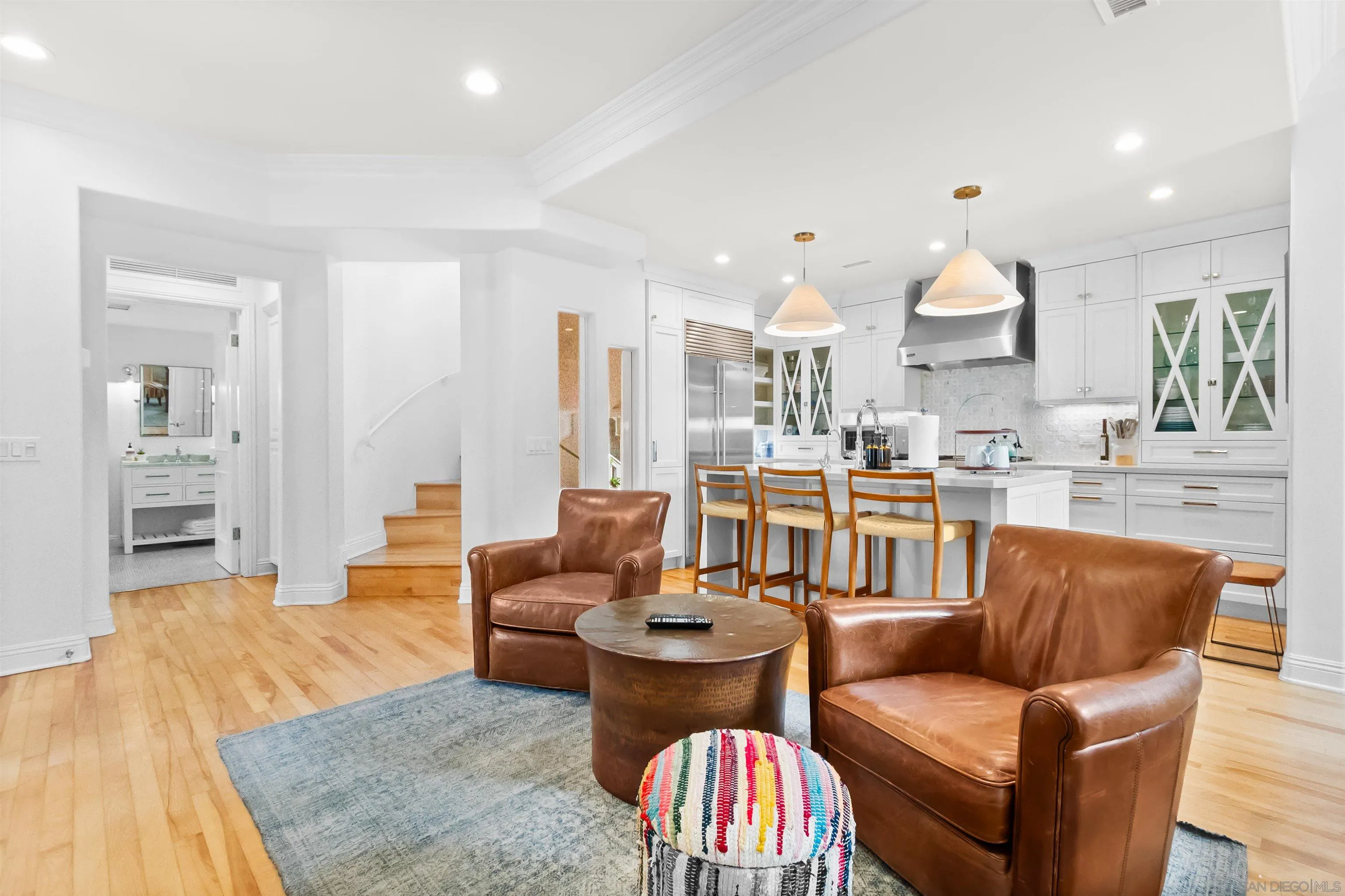 https://cdn.realtyfeed.com/cdn/127/250036566/b2ba2e9398ecf99dfecc1aafbcf5e602.webp
