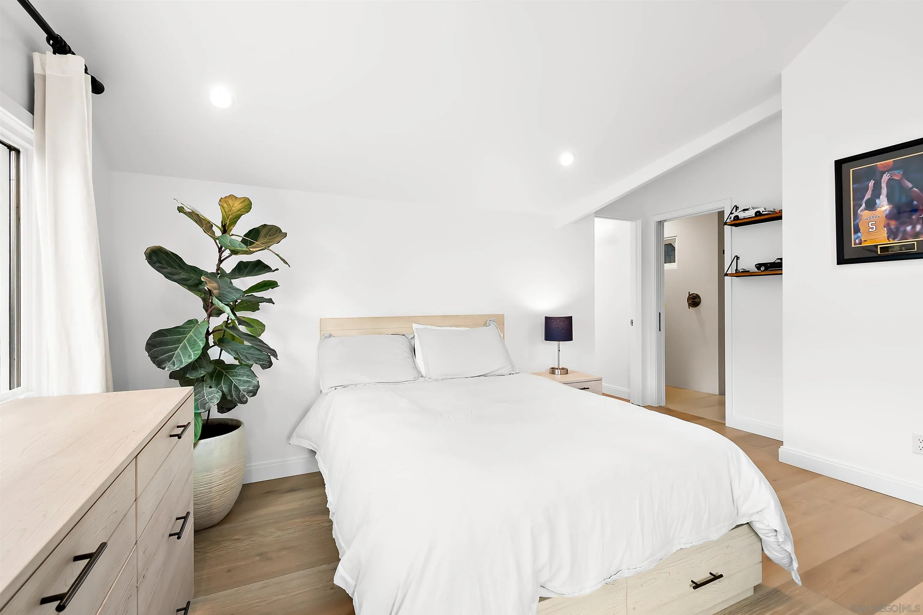 https://cdn.realtyfeed.com/cdn/127/250036566/b64c166a83c15b019bacfee61e217f23.webp