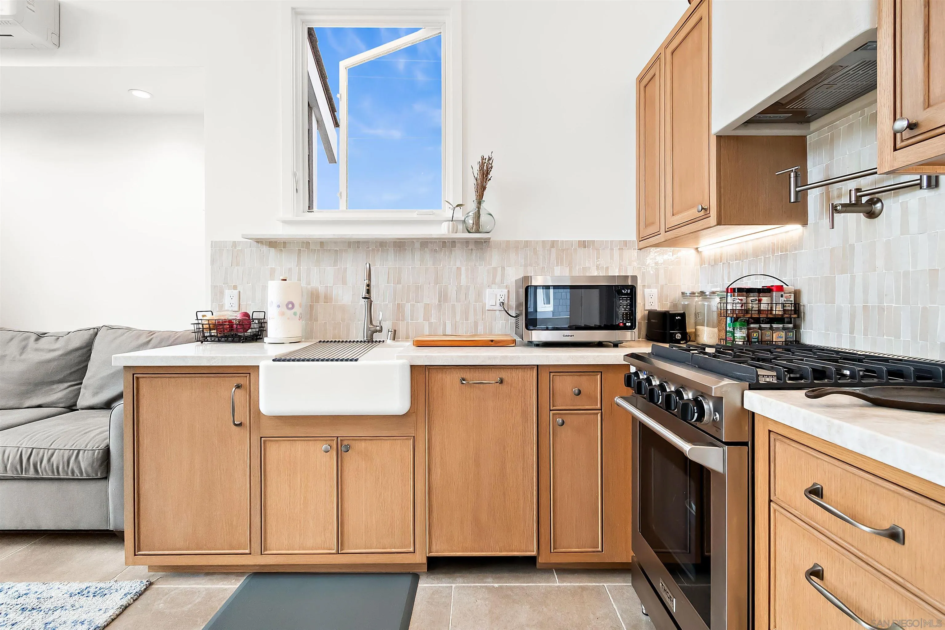 https://cdn.realtyfeed.com/cdn/127/250036566/bd6a21dc2fda439bcc1cd609ce45719a.webp