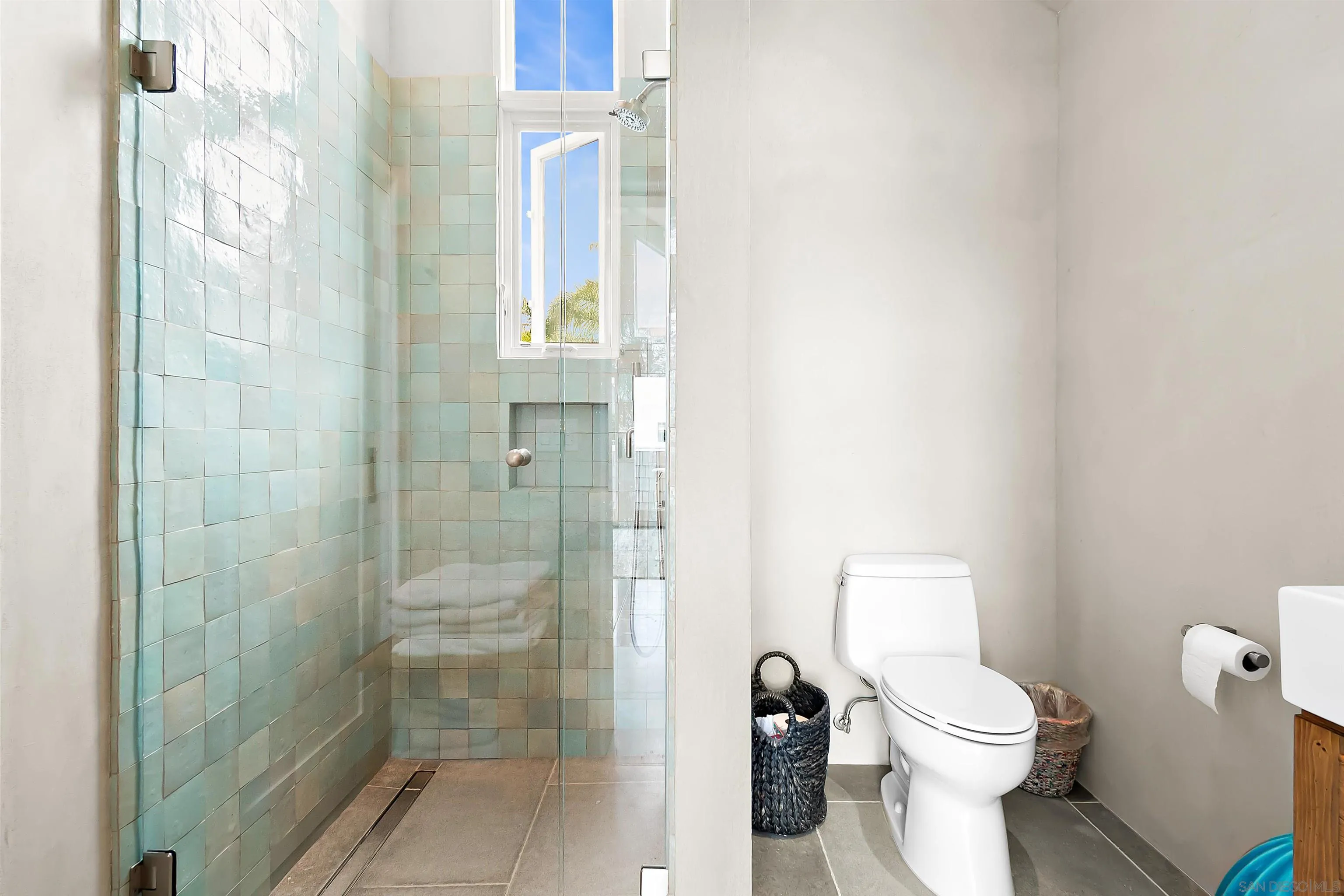 https://cdn.realtyfeed.com/cdn/127/250036566/f194178a6ed40c67d8c3bc5c3339b256.webp