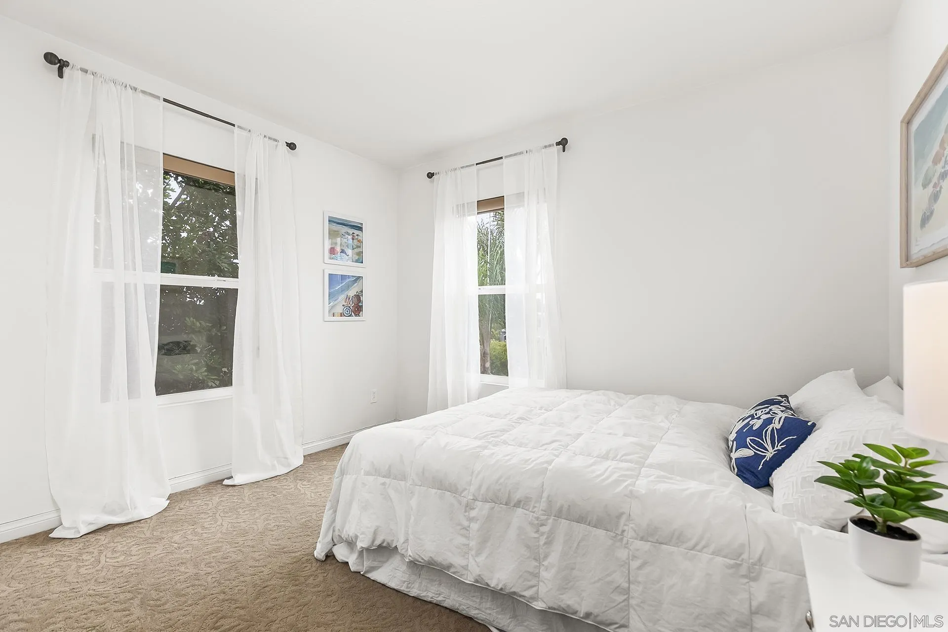 https://cdn.realtyfeed.com/cdn/127/250036568/1b4dad4acb7977b9fb72319dc969c1a3.webp