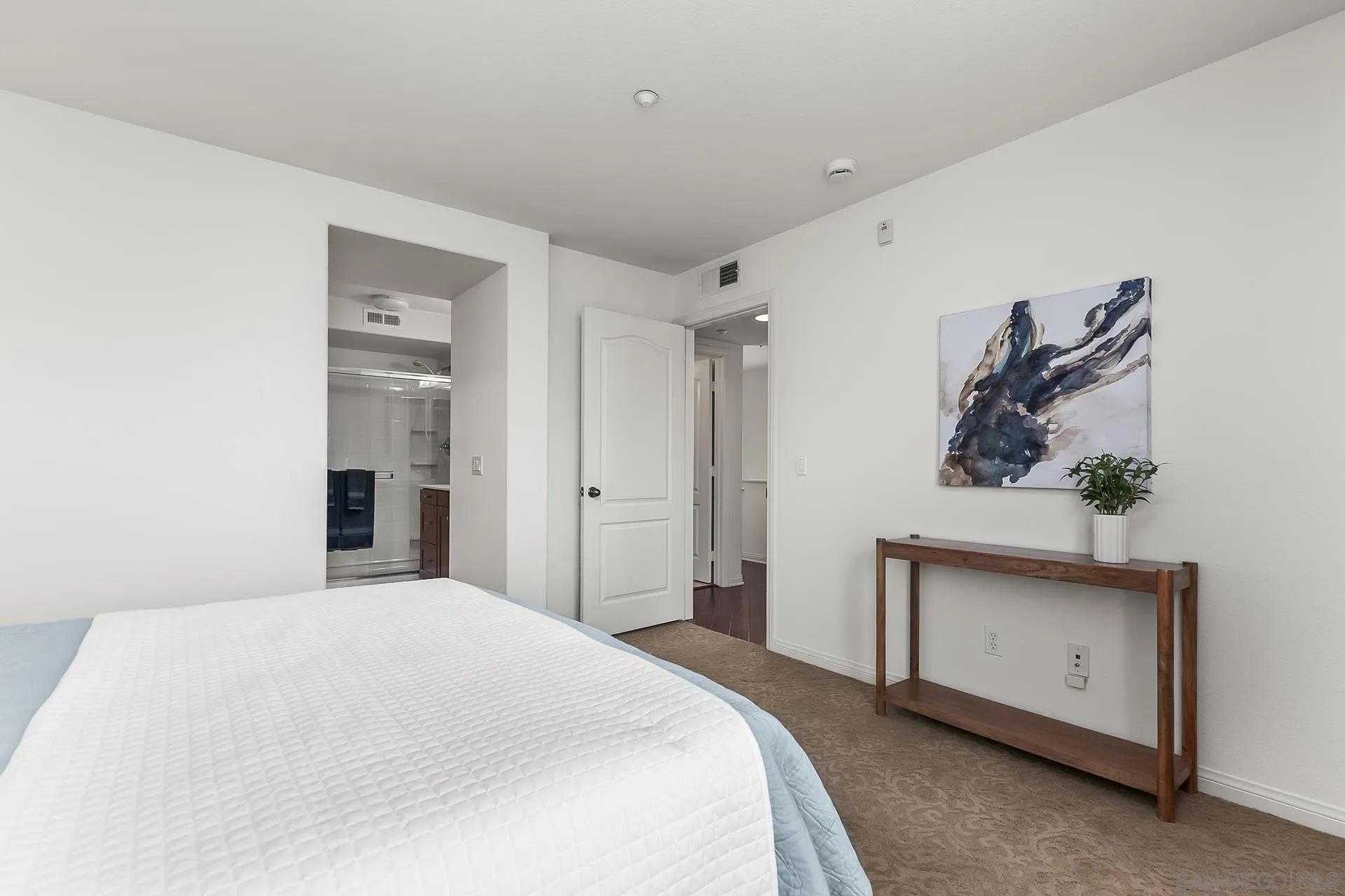 https://cdn.realtyfeed.com/cdn/127/250036568/bf54695fc2a942337ba5e48d4cd8f216.webp