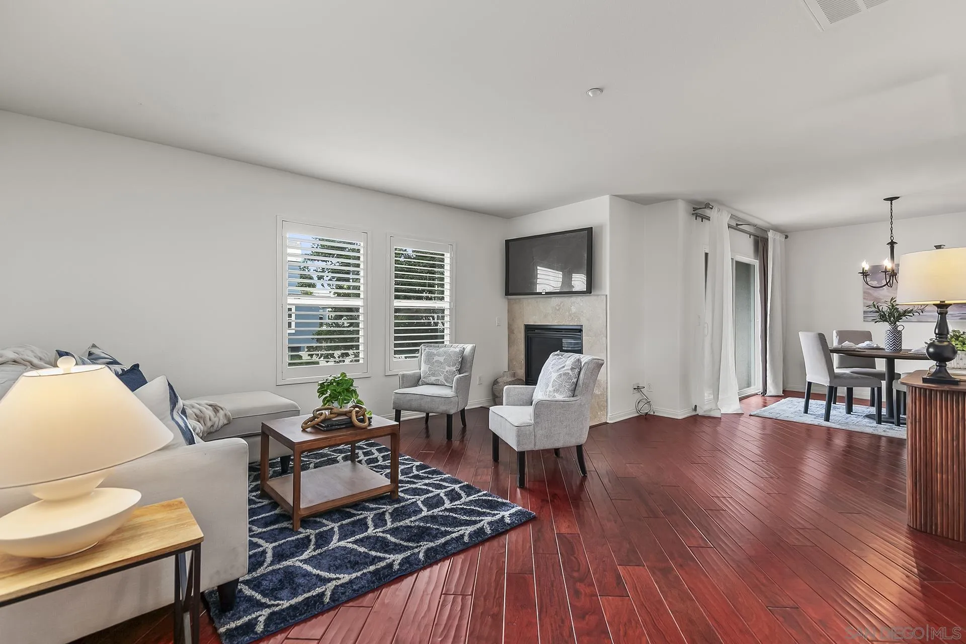 https://cdn.realtyfeed.com/cdn/127/250036568/e8f2962e63fd7a68ce32112f8d269971.webp
