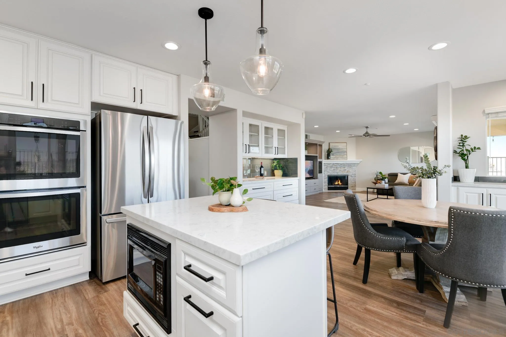 https://cdn.realtyfeed.com/cdn/127/250036570/4139bbe743f4f96a01d84f4863a4bc8d.webp