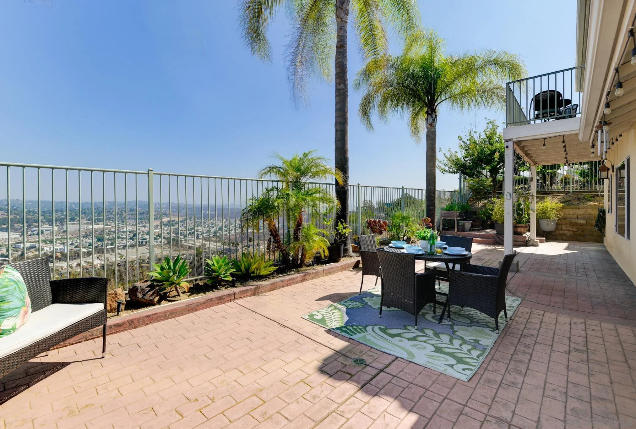 https://cdn.realtyfeed.com/cdn/127/250036570/5f5e02d40b26563162ce089affe4e93a.webp