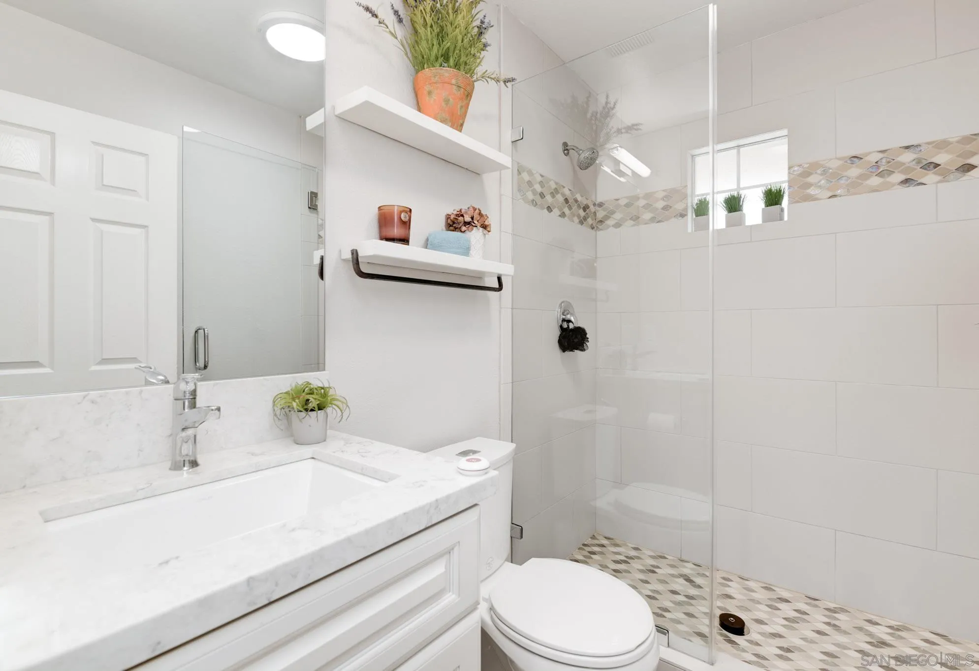 https://cdn.realtyfeed.com/cdn/127/250036570/778f9ebd126179eb4d4aec07ecc72a93.webp