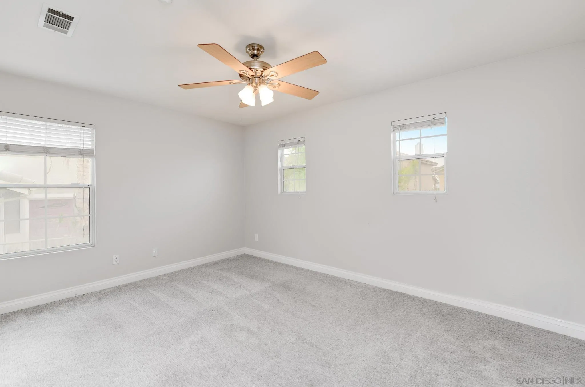 https://cdn.realtyfeed.com/cdn/127/250036570/7a56531e541a873c7ccfdc4585eda72d.webp